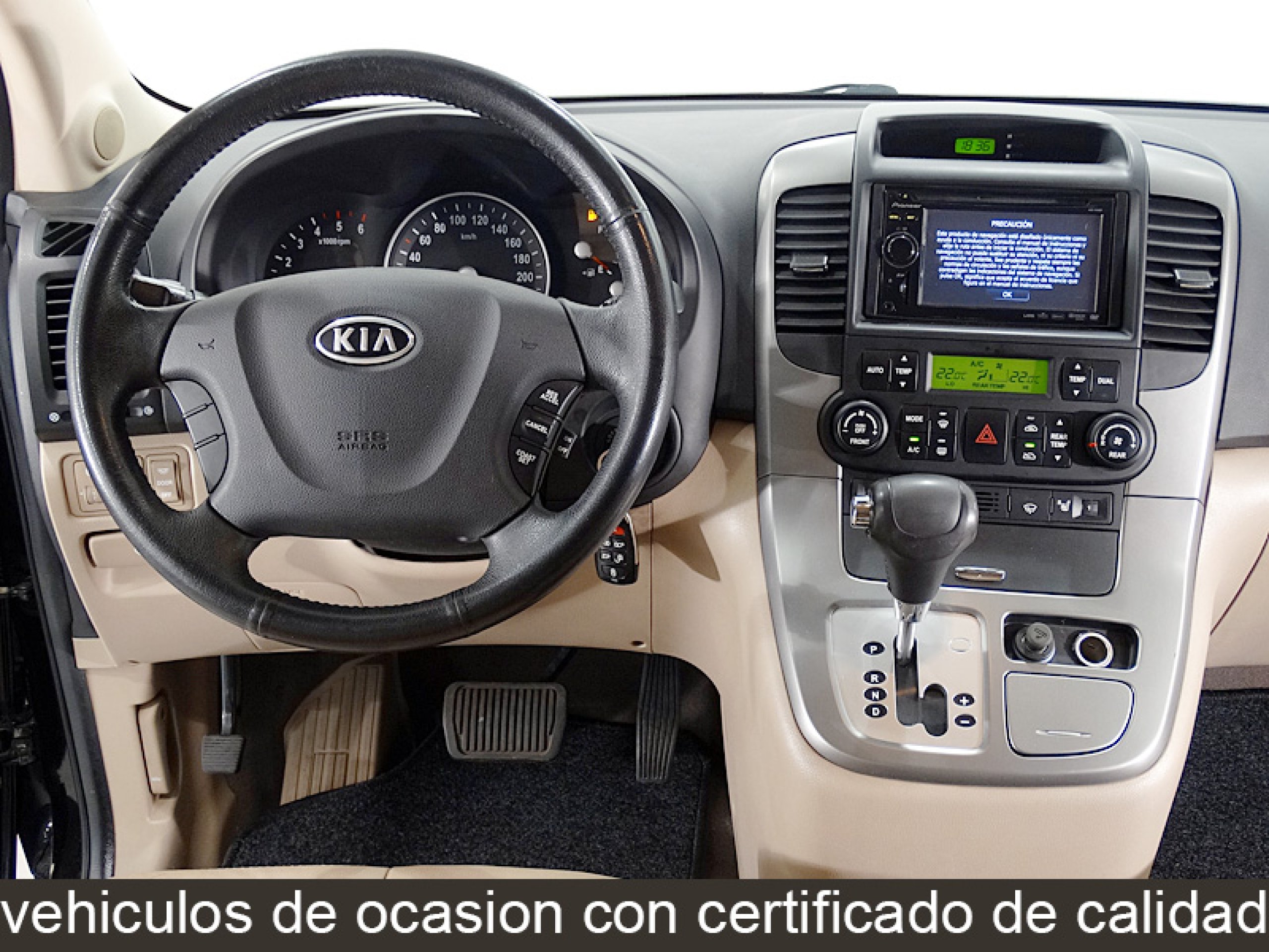 Foto Kia Carnival 32