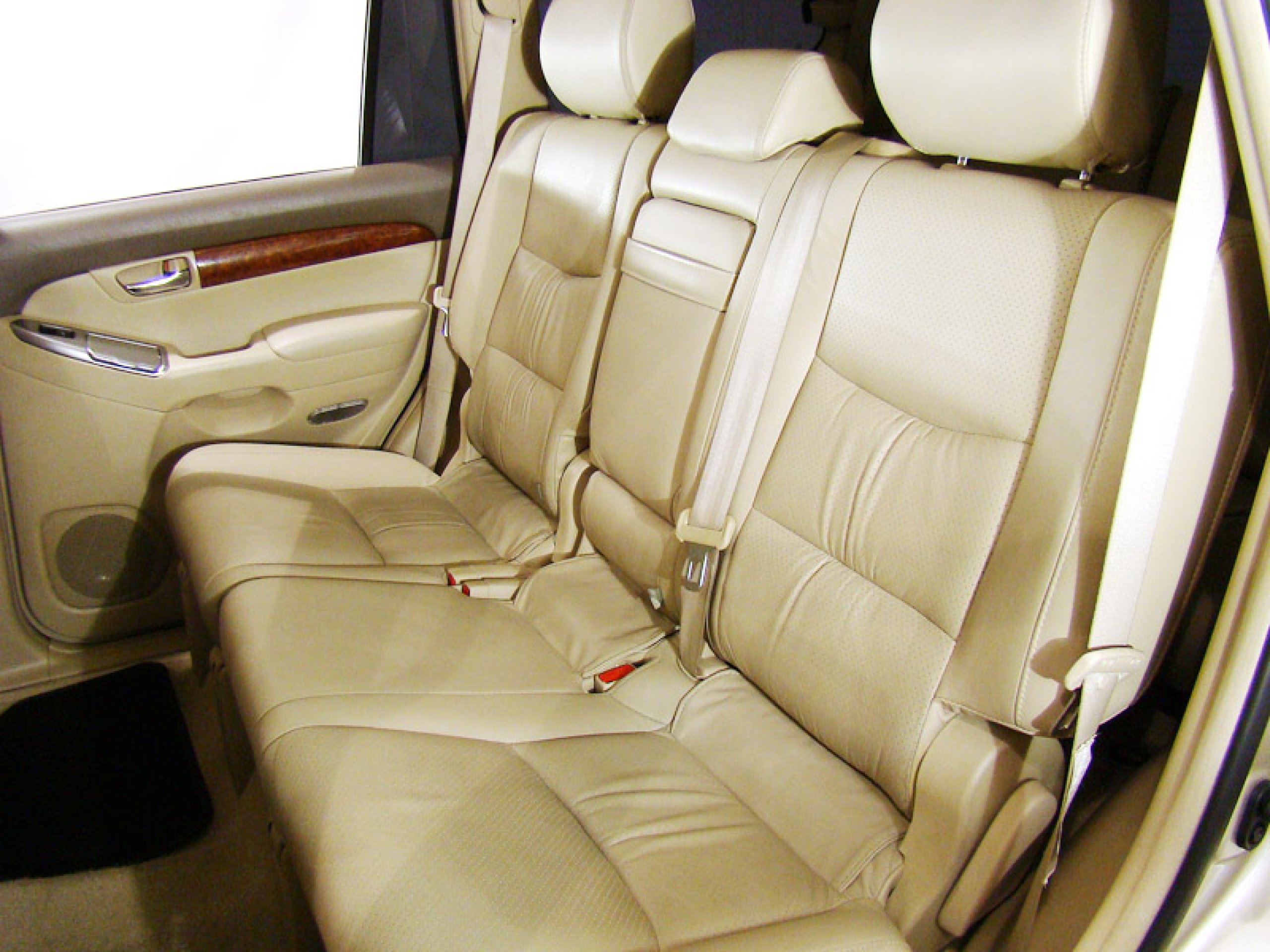 Foto Toyota Land Cruiser 26
