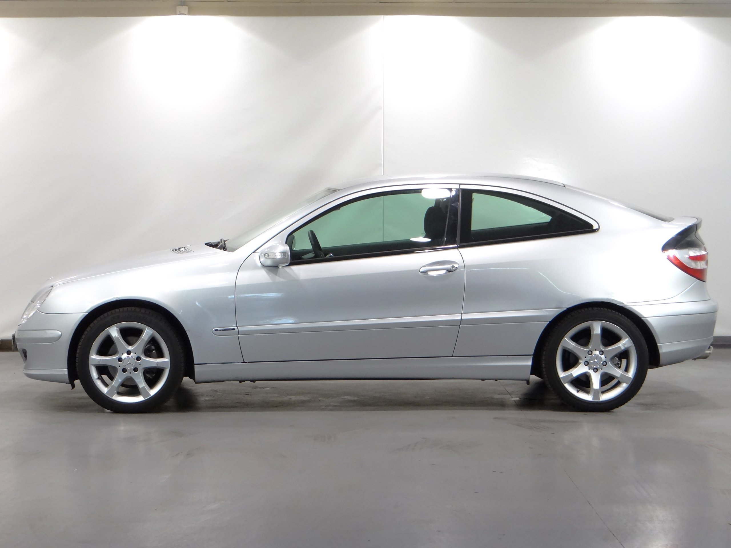 Foto Mercedes-Benz C 180 13