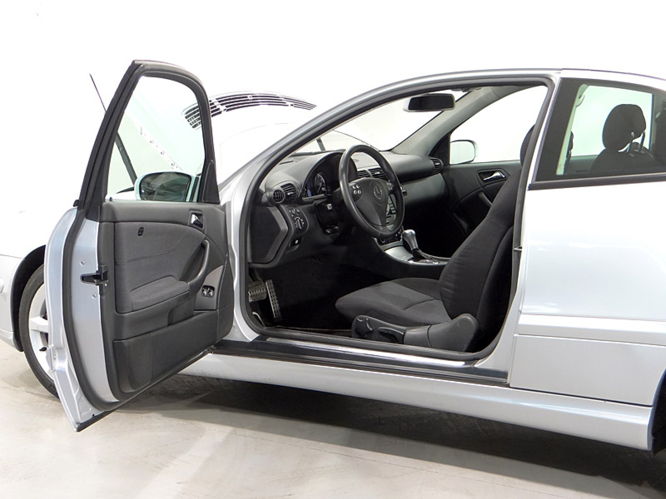 Foto Mercedes-Benz C 180 23