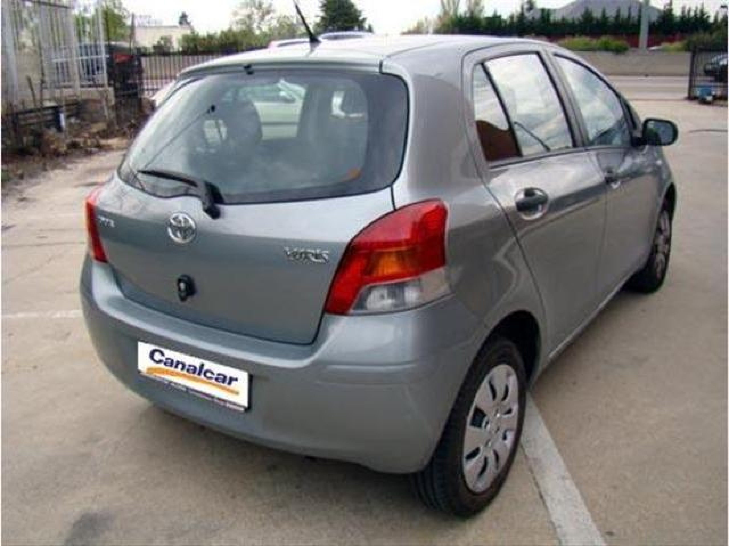 Foto Toyota Yaris 8