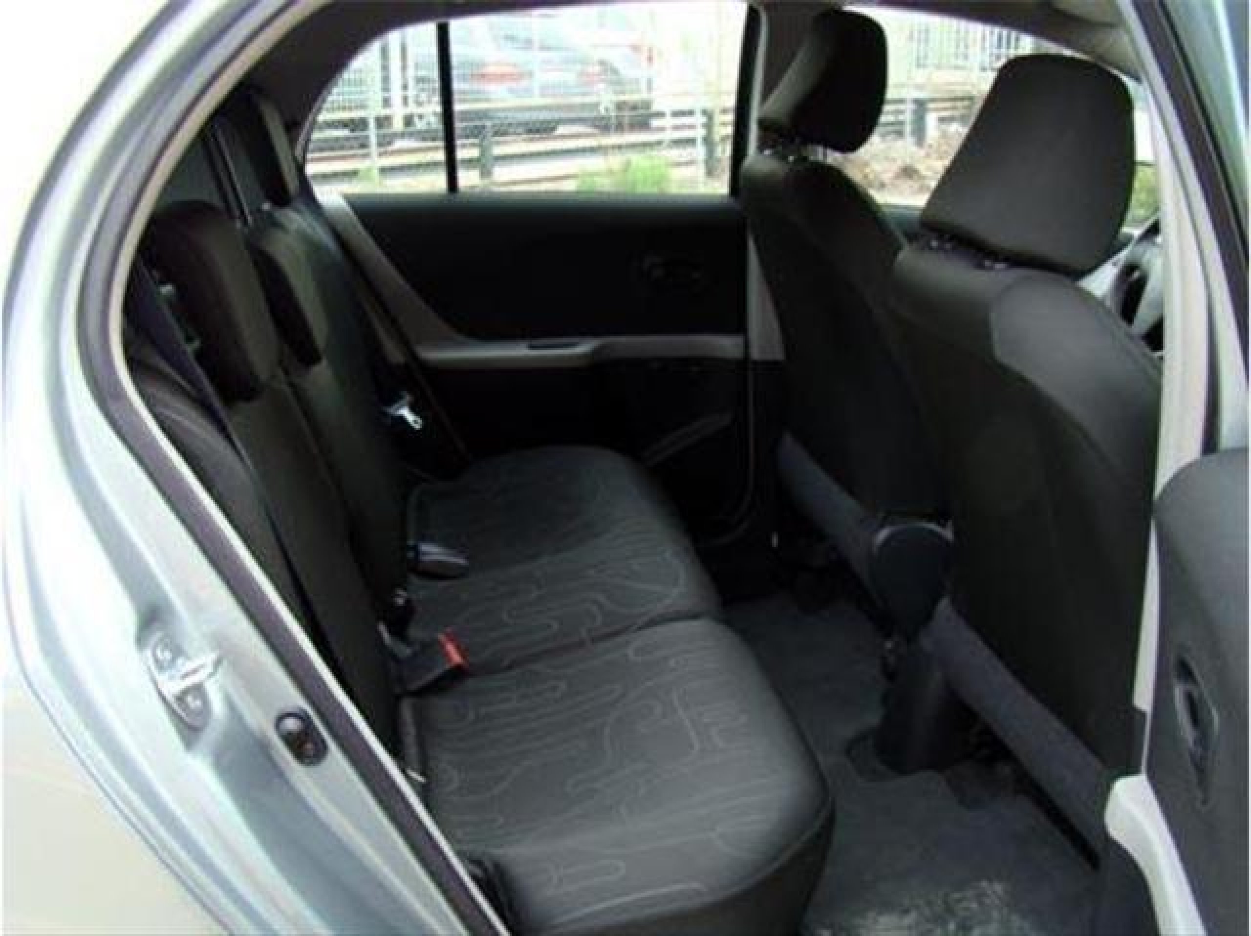 Foto Toyota Yaris 10
