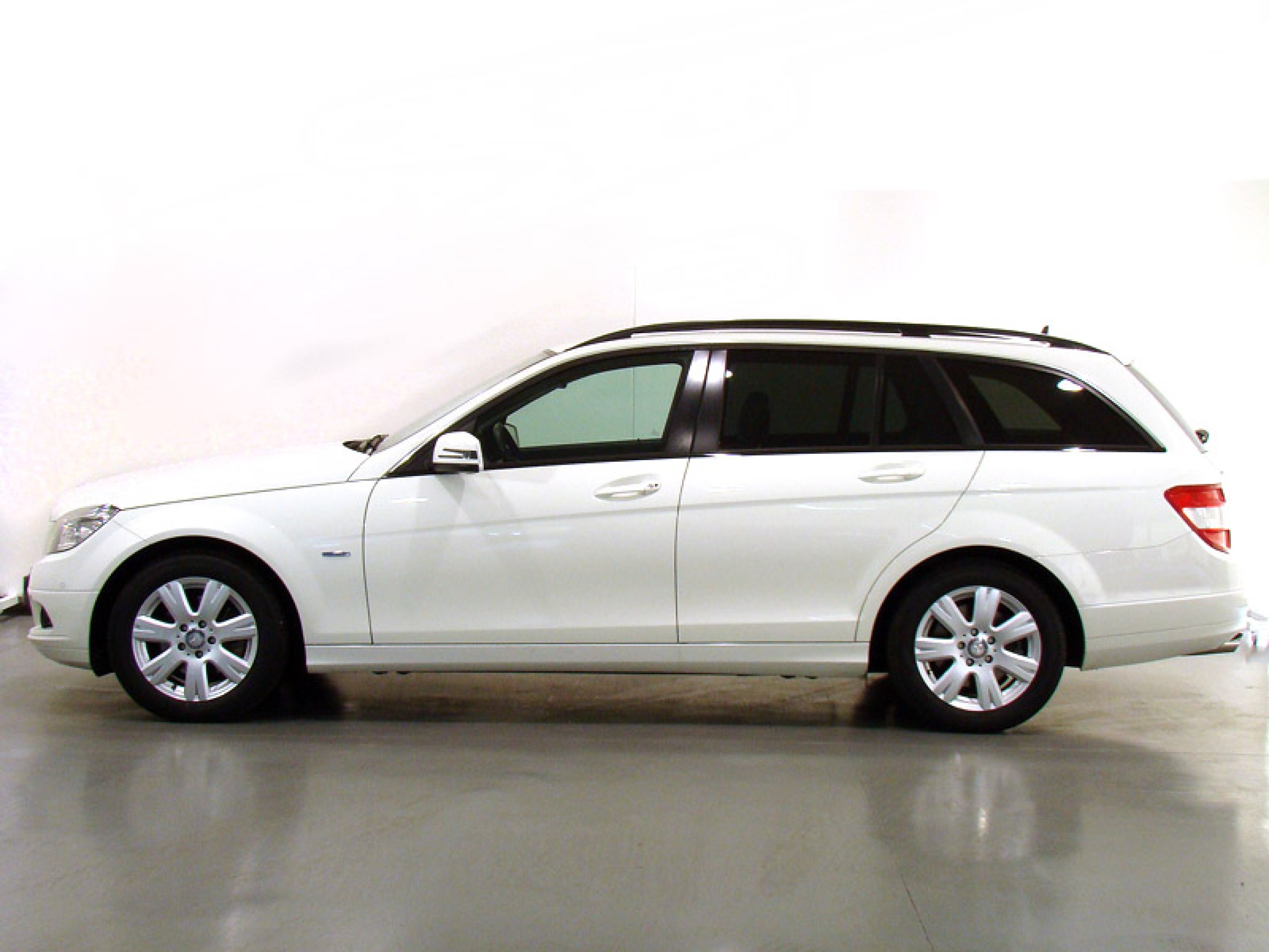 Foto Mercedes-Benz C 220 2