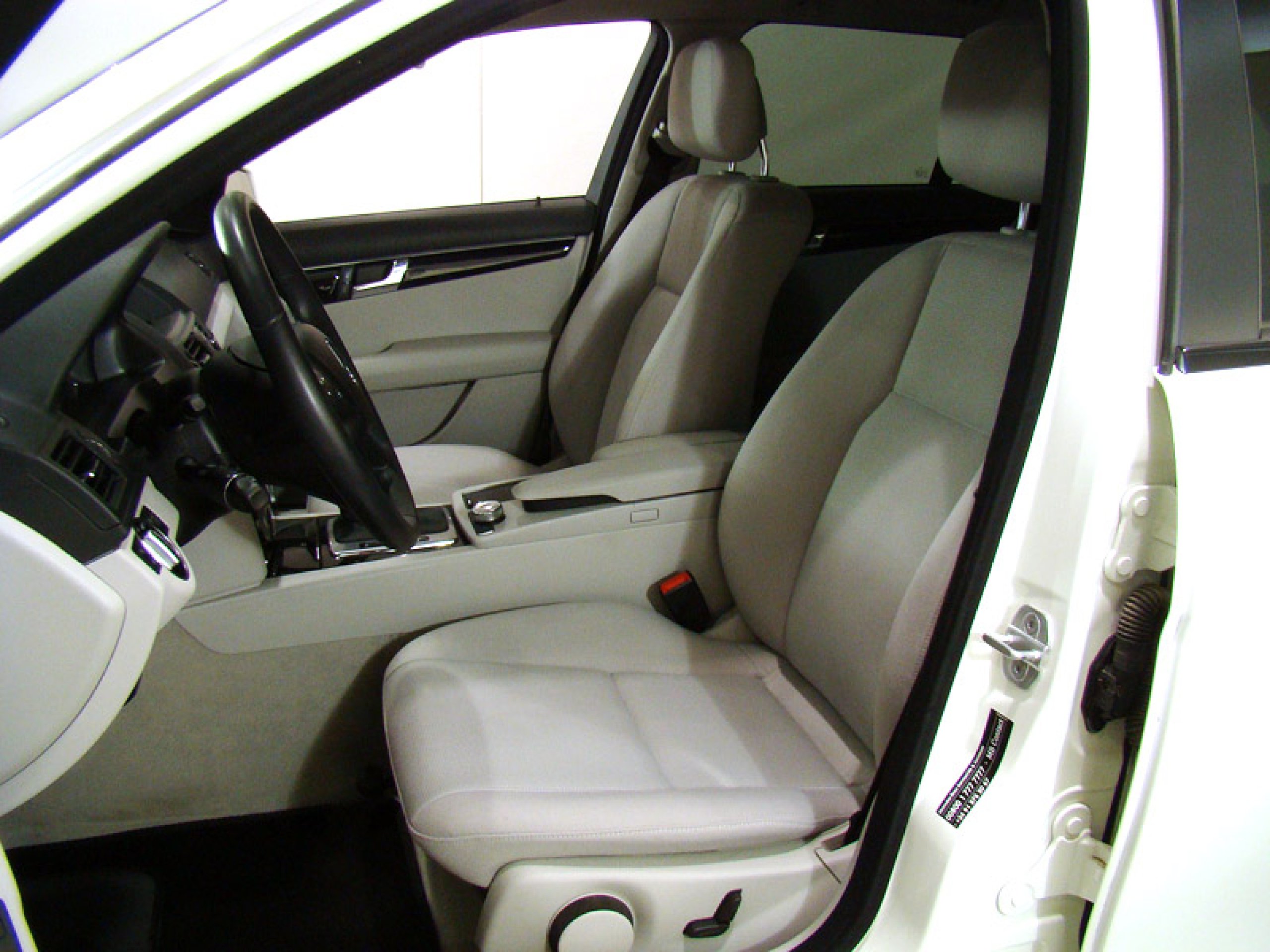Foto Mercedes-Benz C 220 23