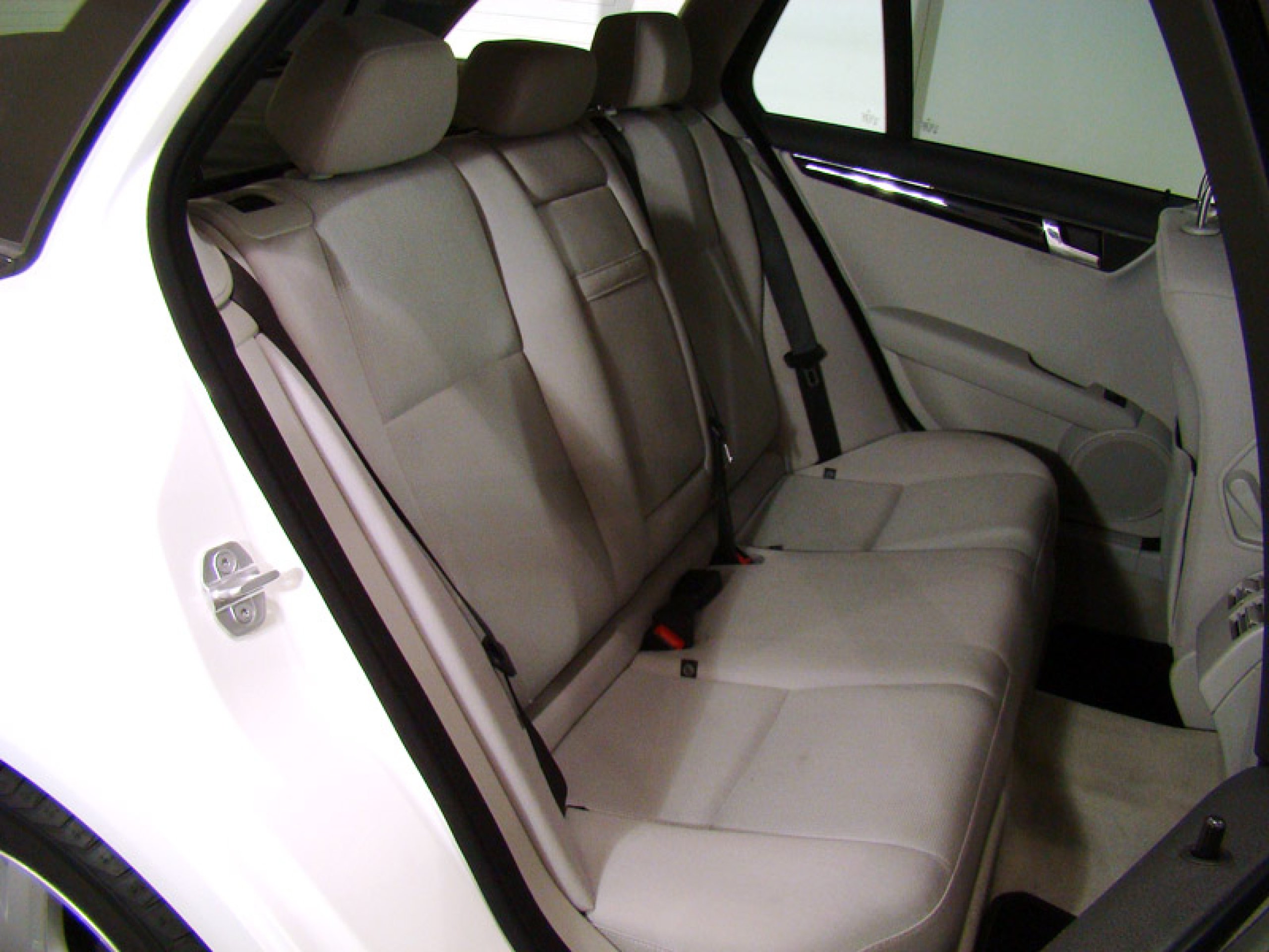 Foto Mercedes-Benz C 220 25