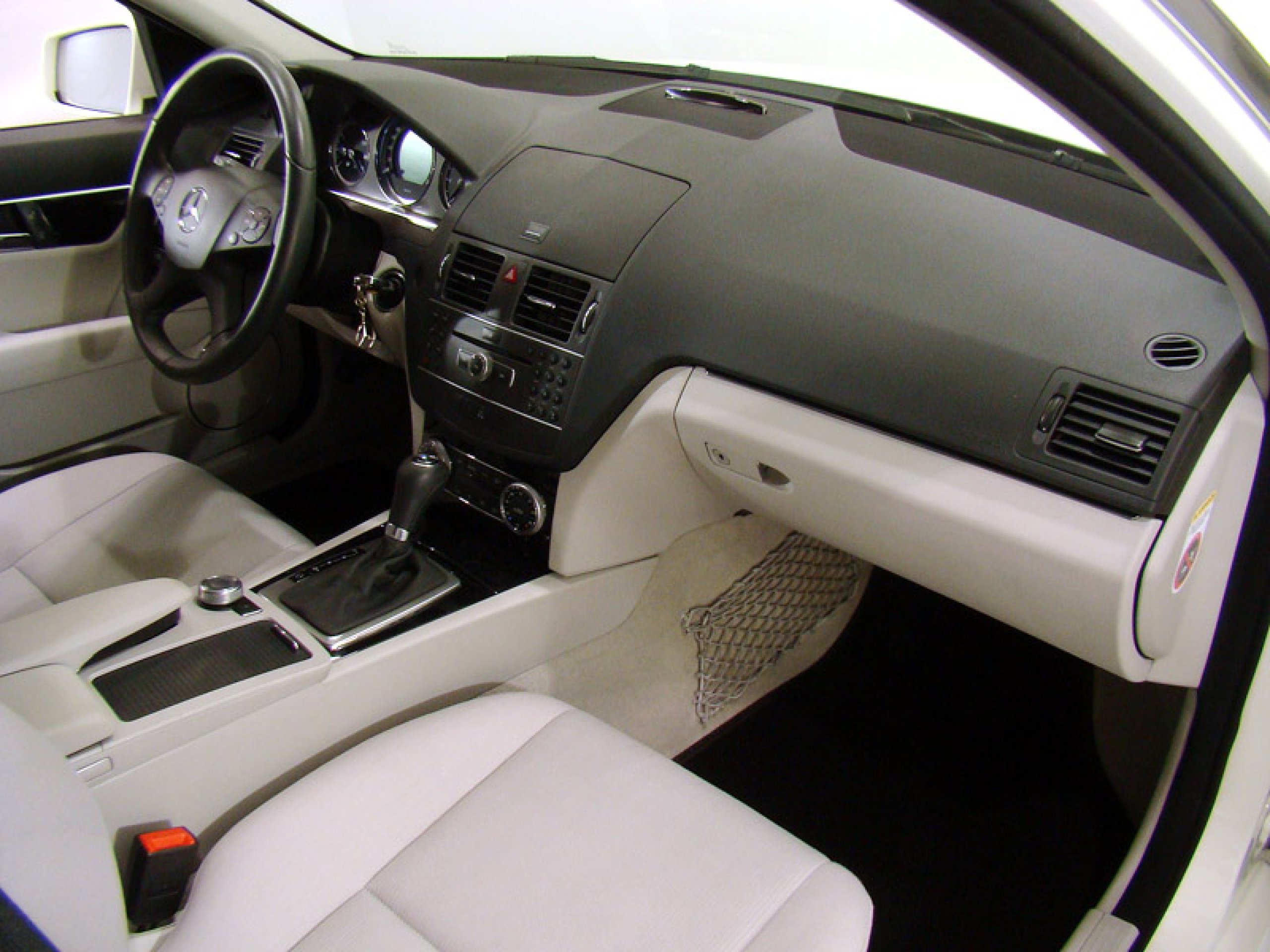 Foto Mercedes-Benz C 220 29