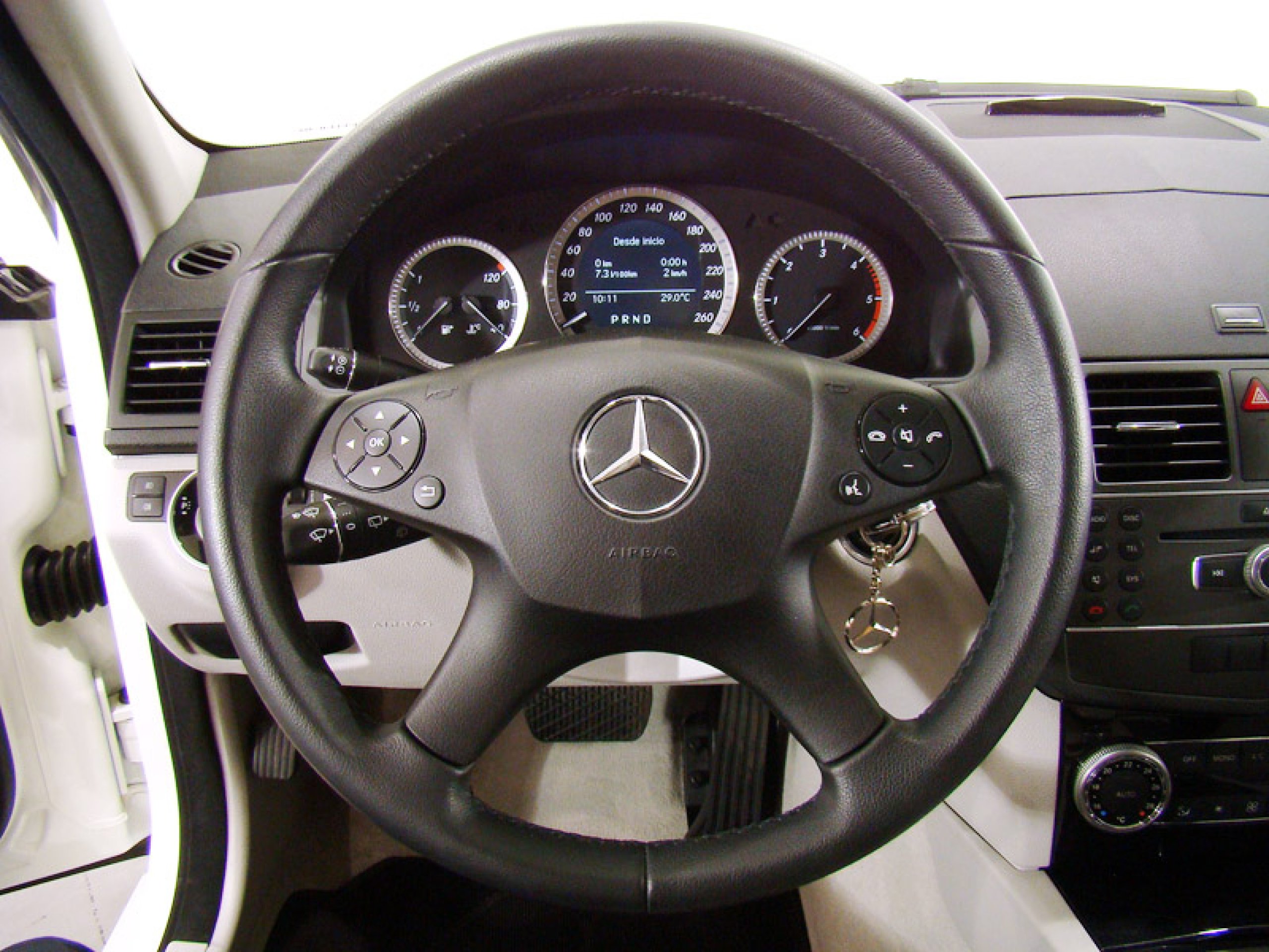 Foto Mercedes-Benz C 220 33