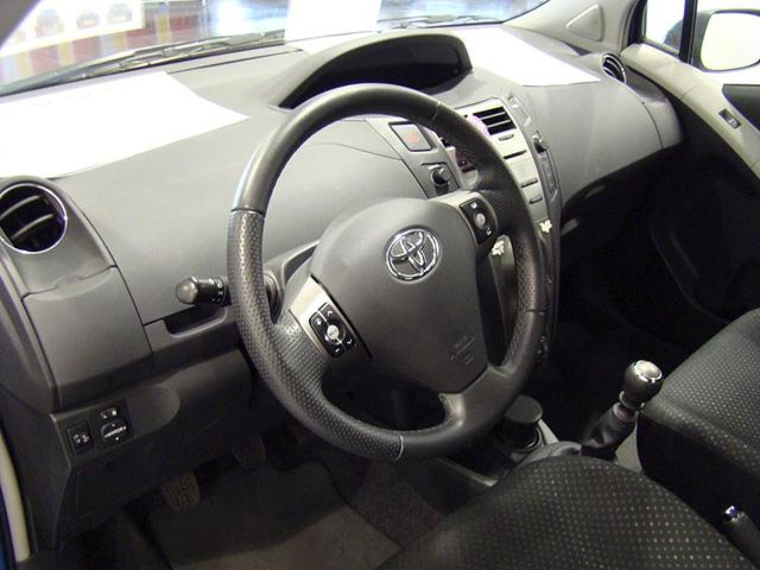 Foto Toyota Yaris 11