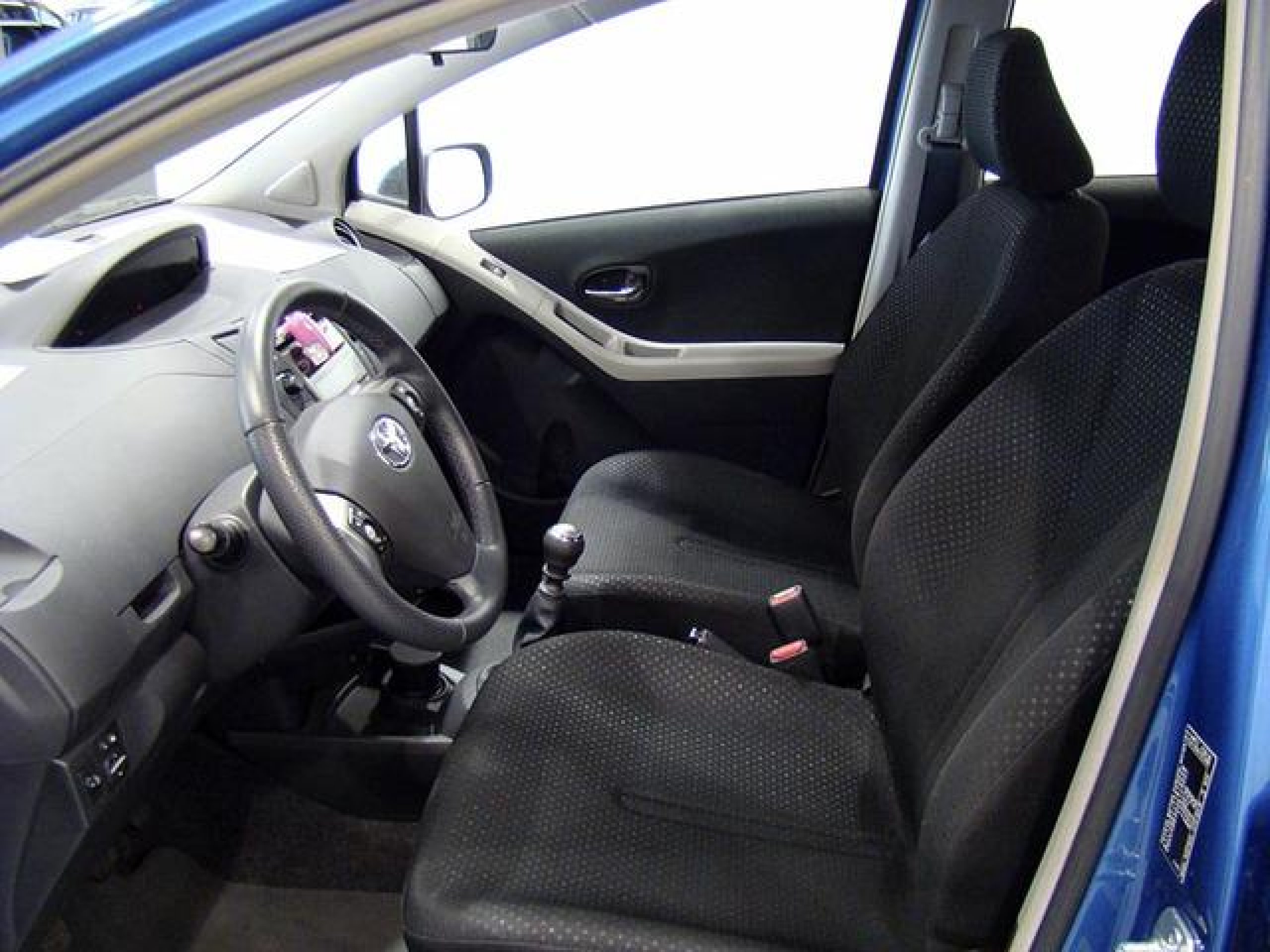 Foto Toyota Yaris 12
