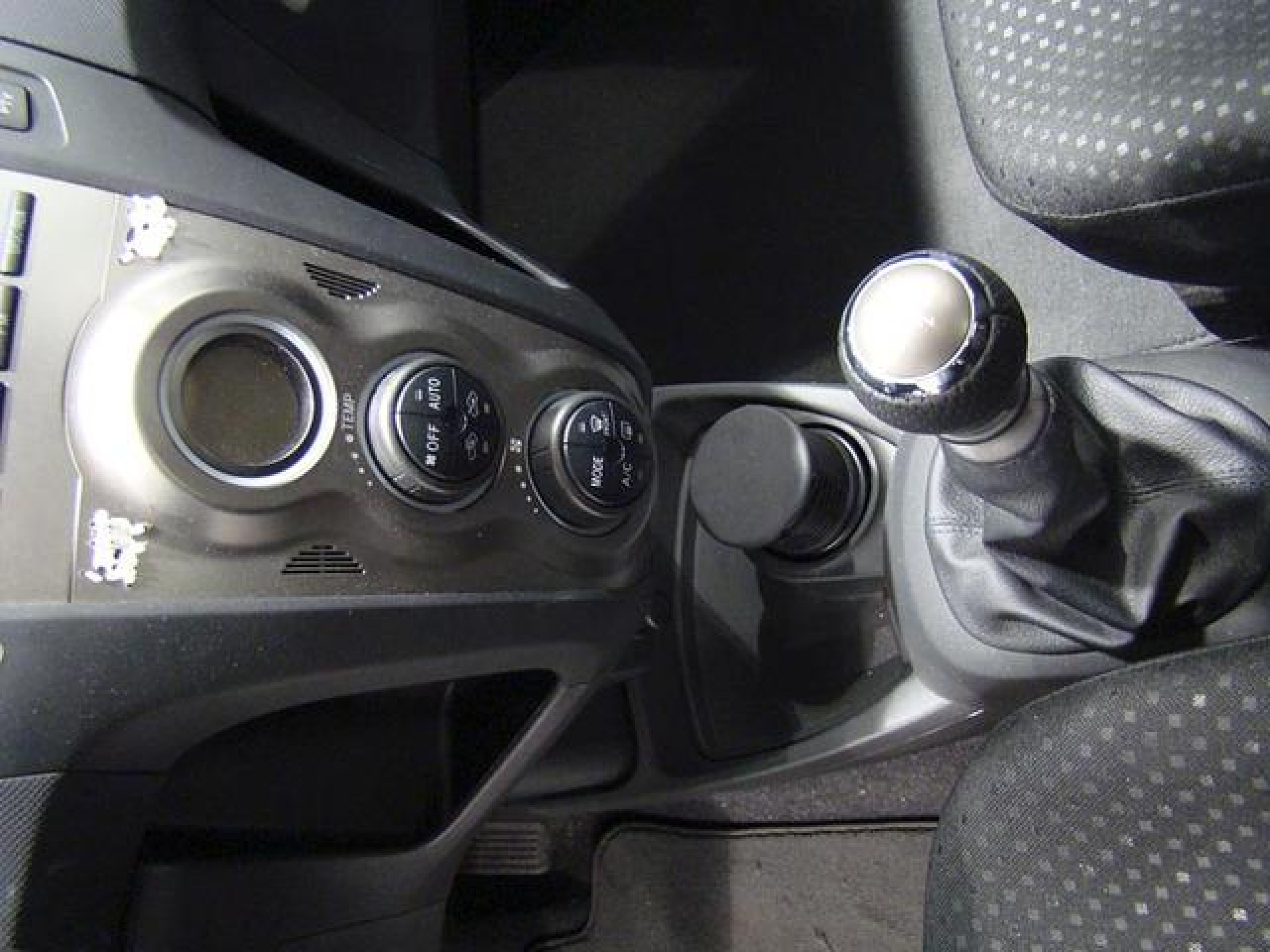 Foto Toyota Yaris 14