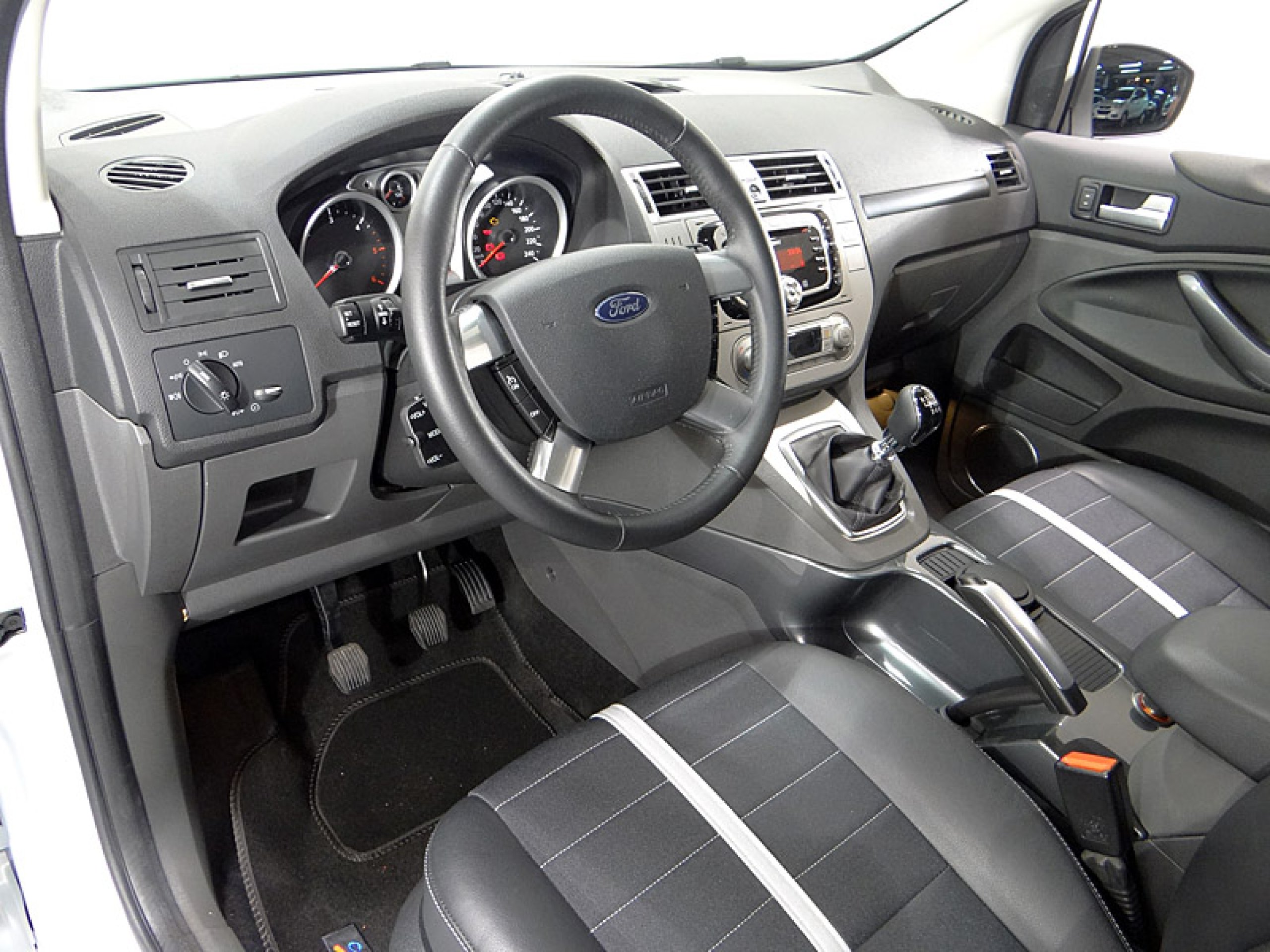 Foto Ford Kuga 27