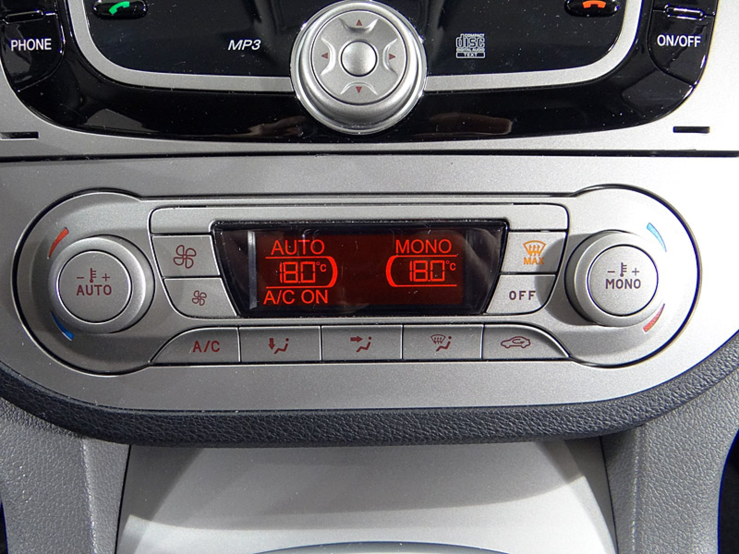 Foto Ford Kuga 32