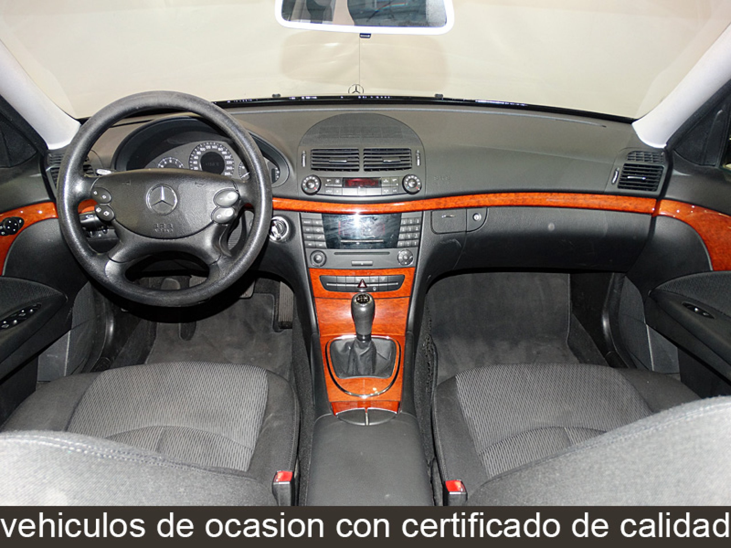 Foto Mercedes-Benz E 200 17