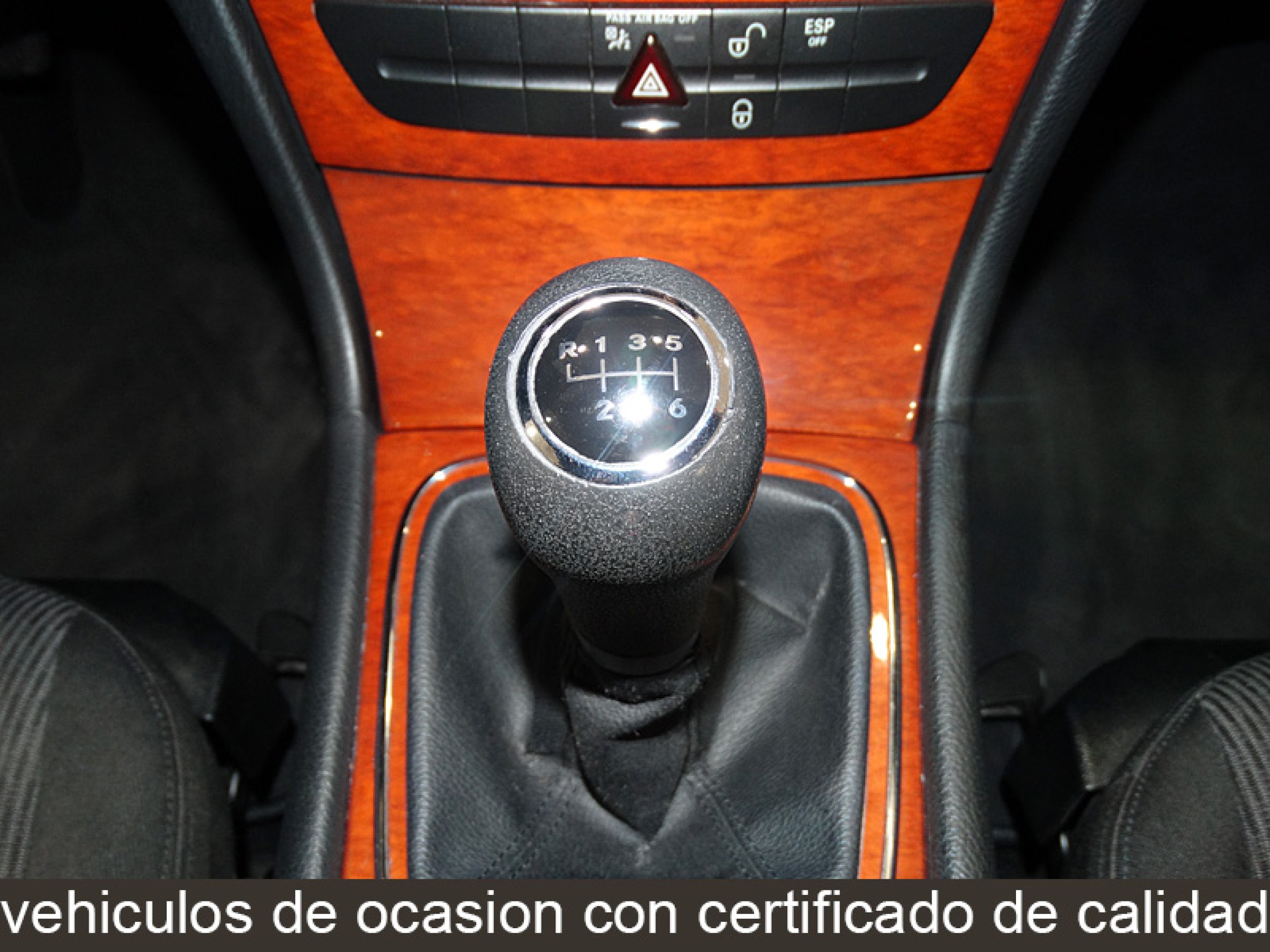 Foto Mercedes-Benz E 200 20