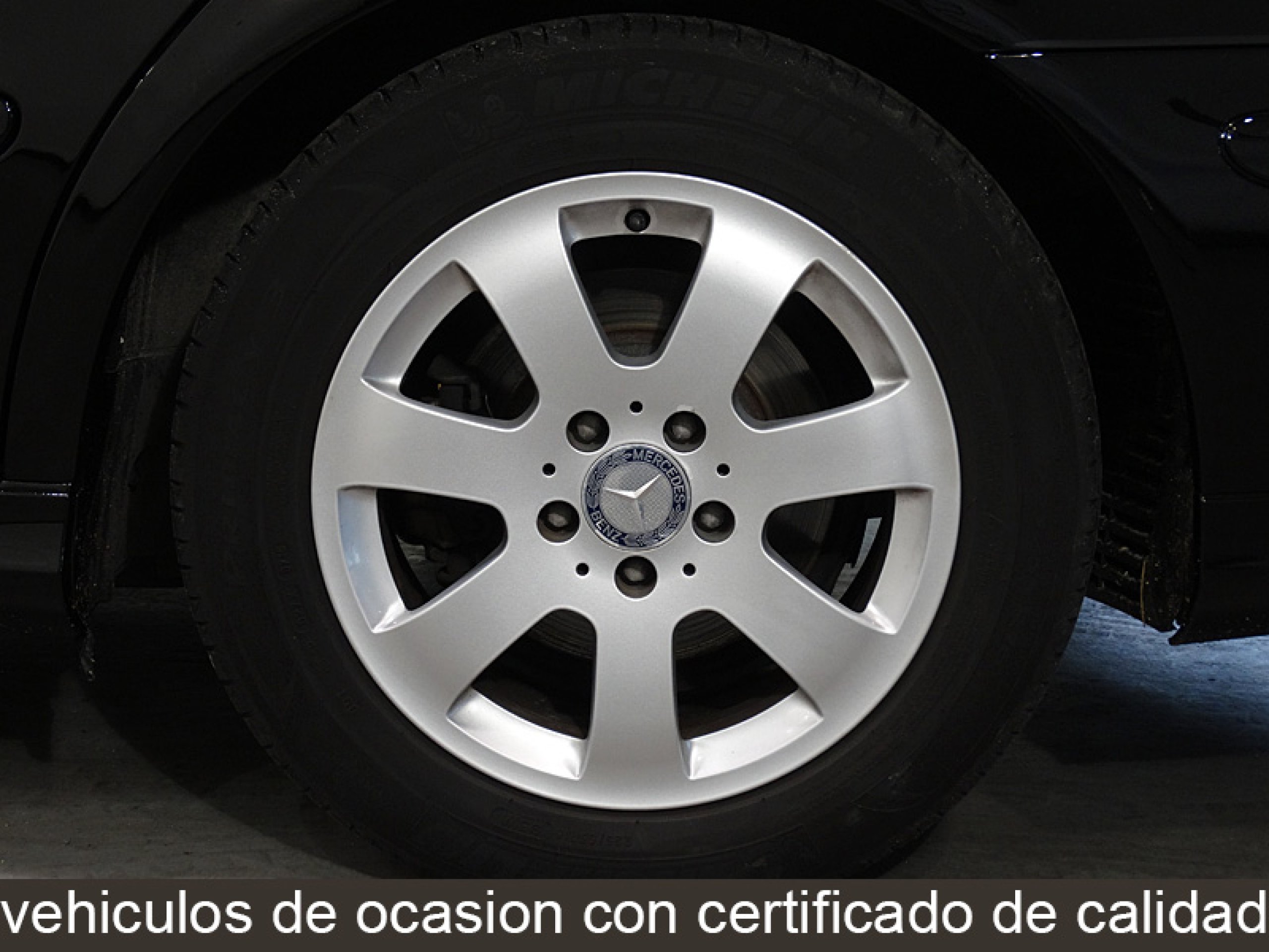 Foto Mercedes-Benz E 200 31
