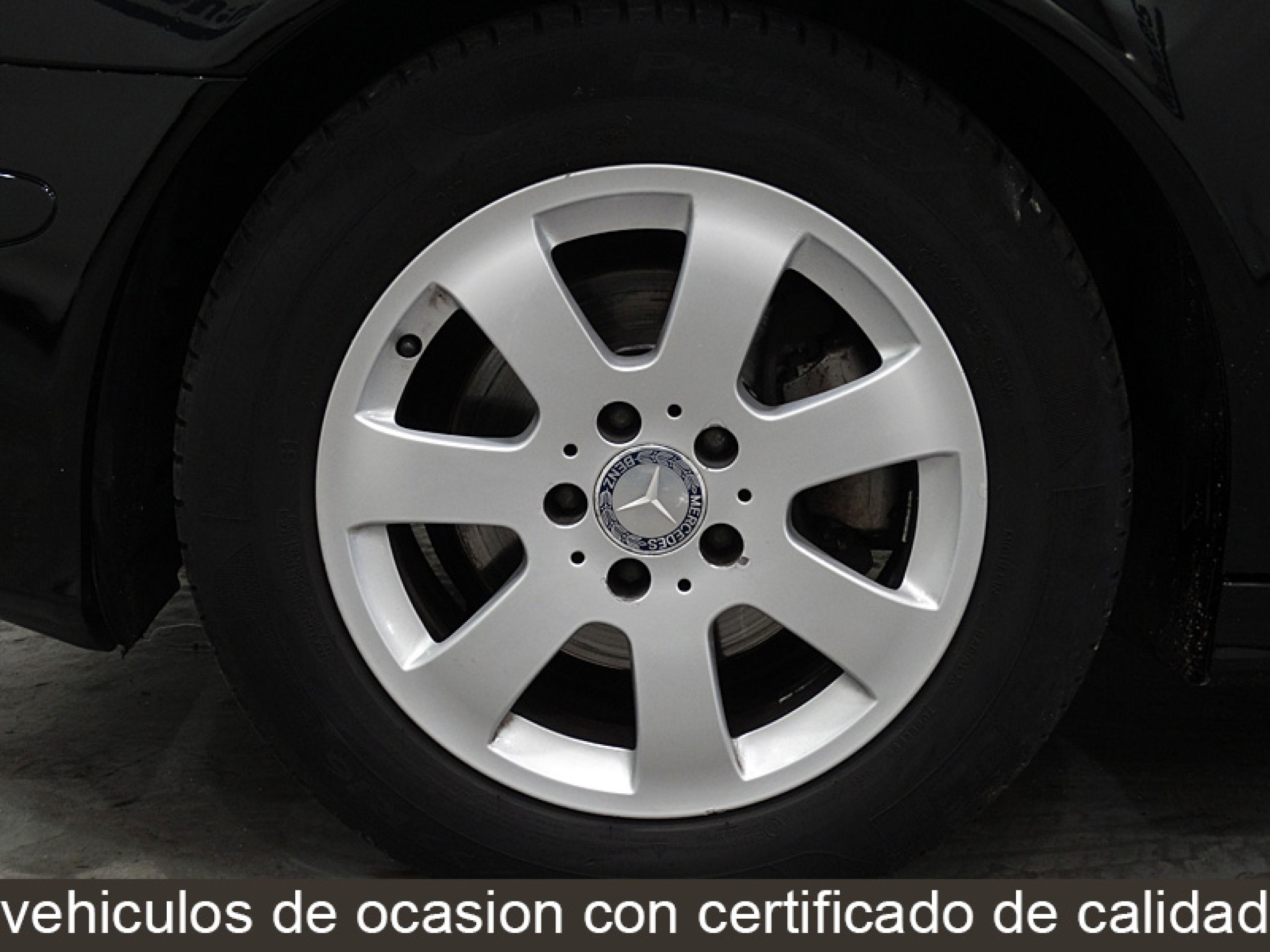 Foto Mercedes-Benz E 200 32