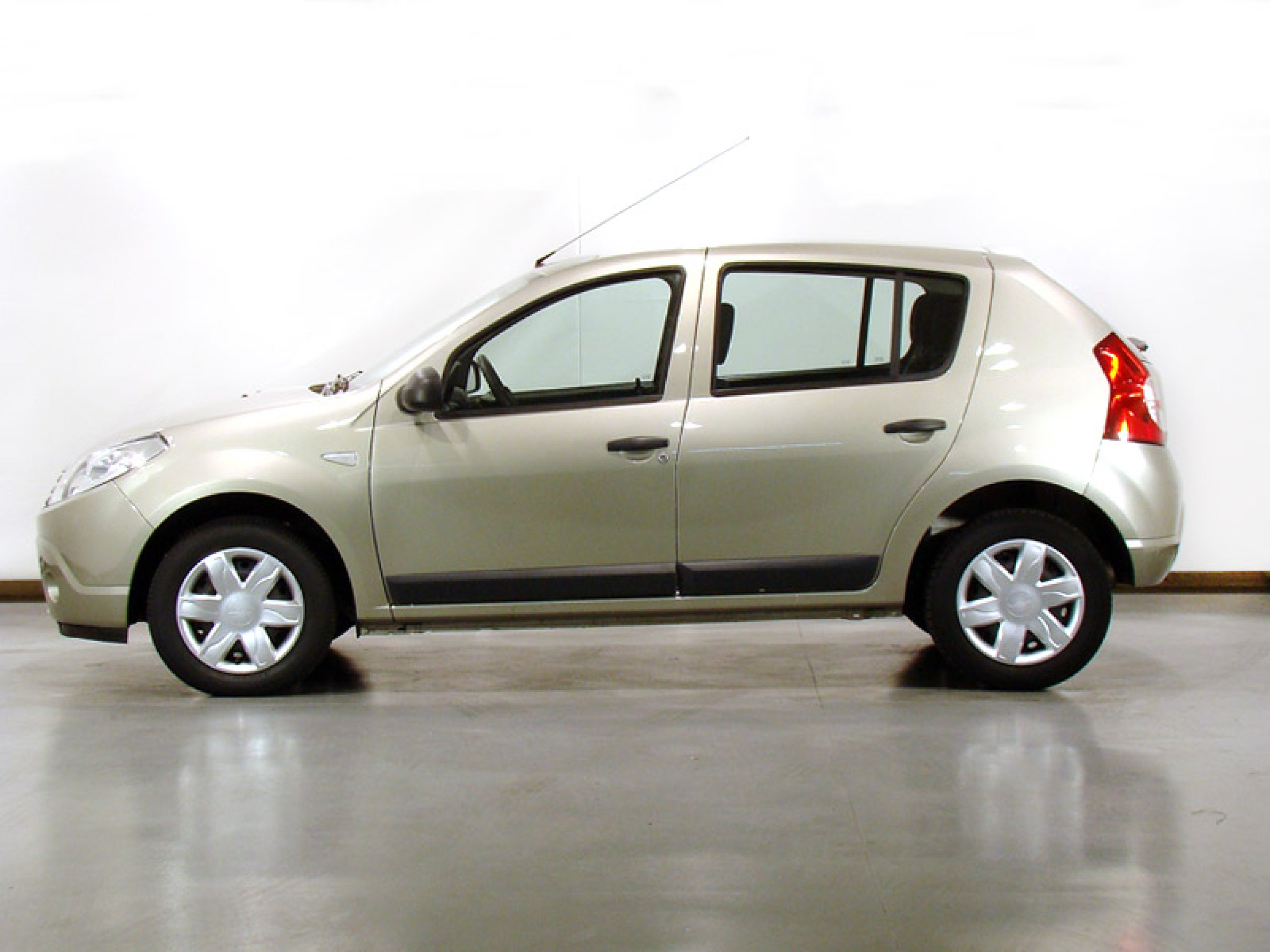 Foto Dacia Sandero 12