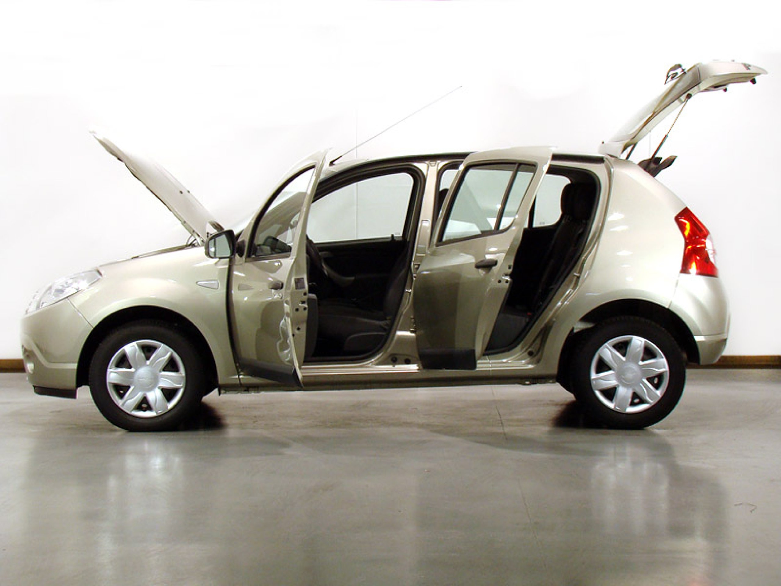 Foto Dacia Sandero 13