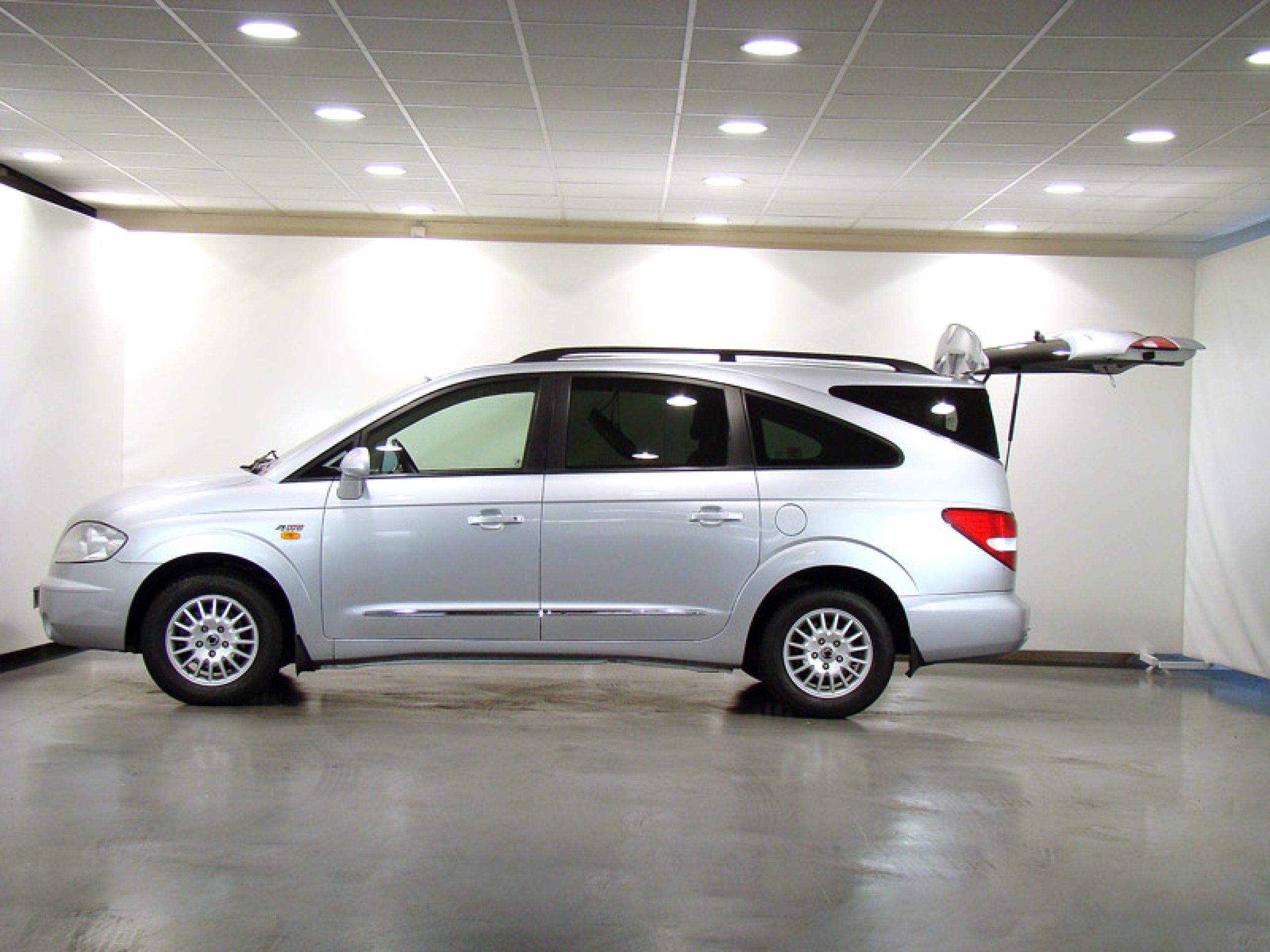 Foto Ssangyong Rodius 3