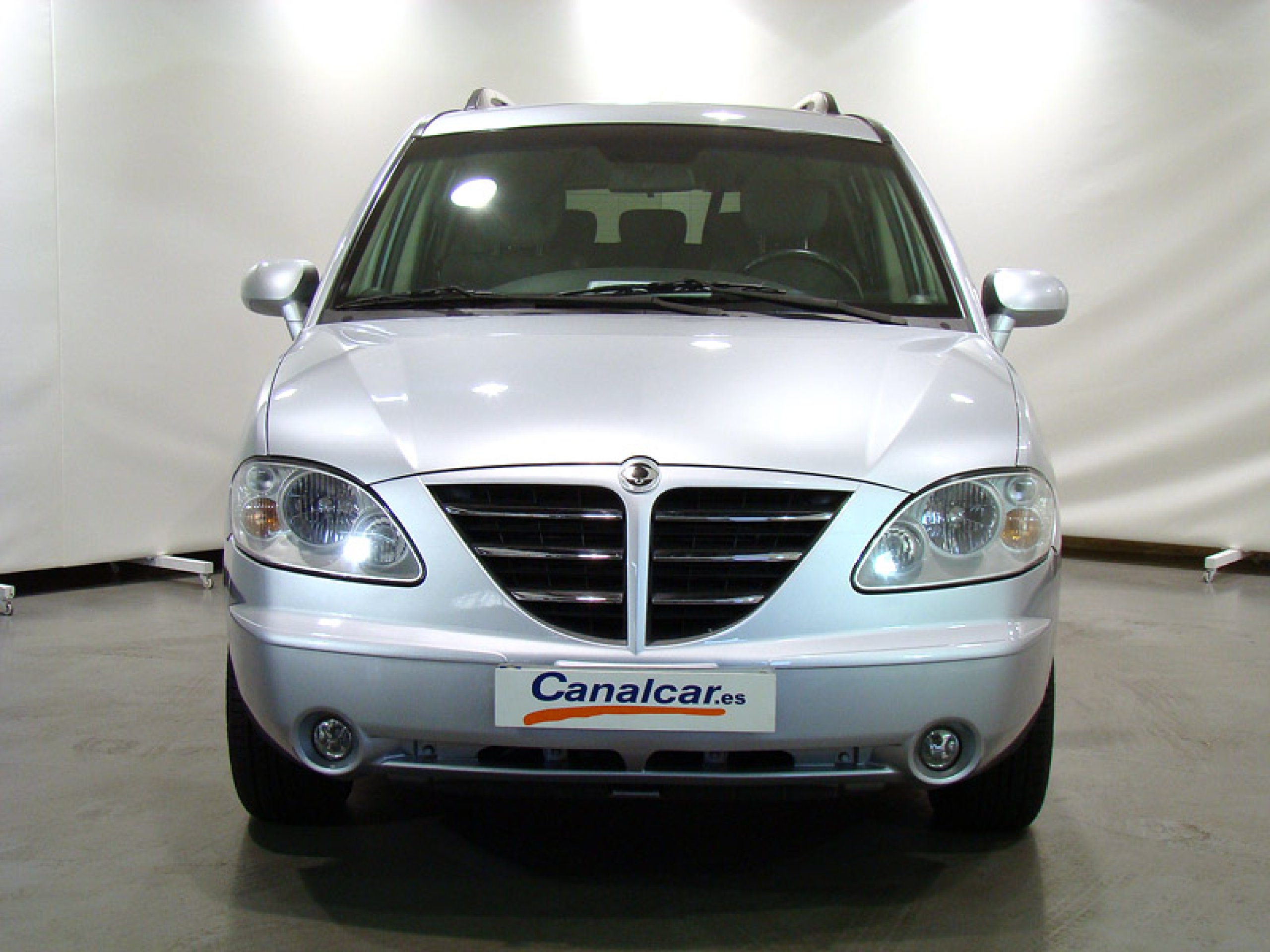 Foto Ssangyong Rodius 5