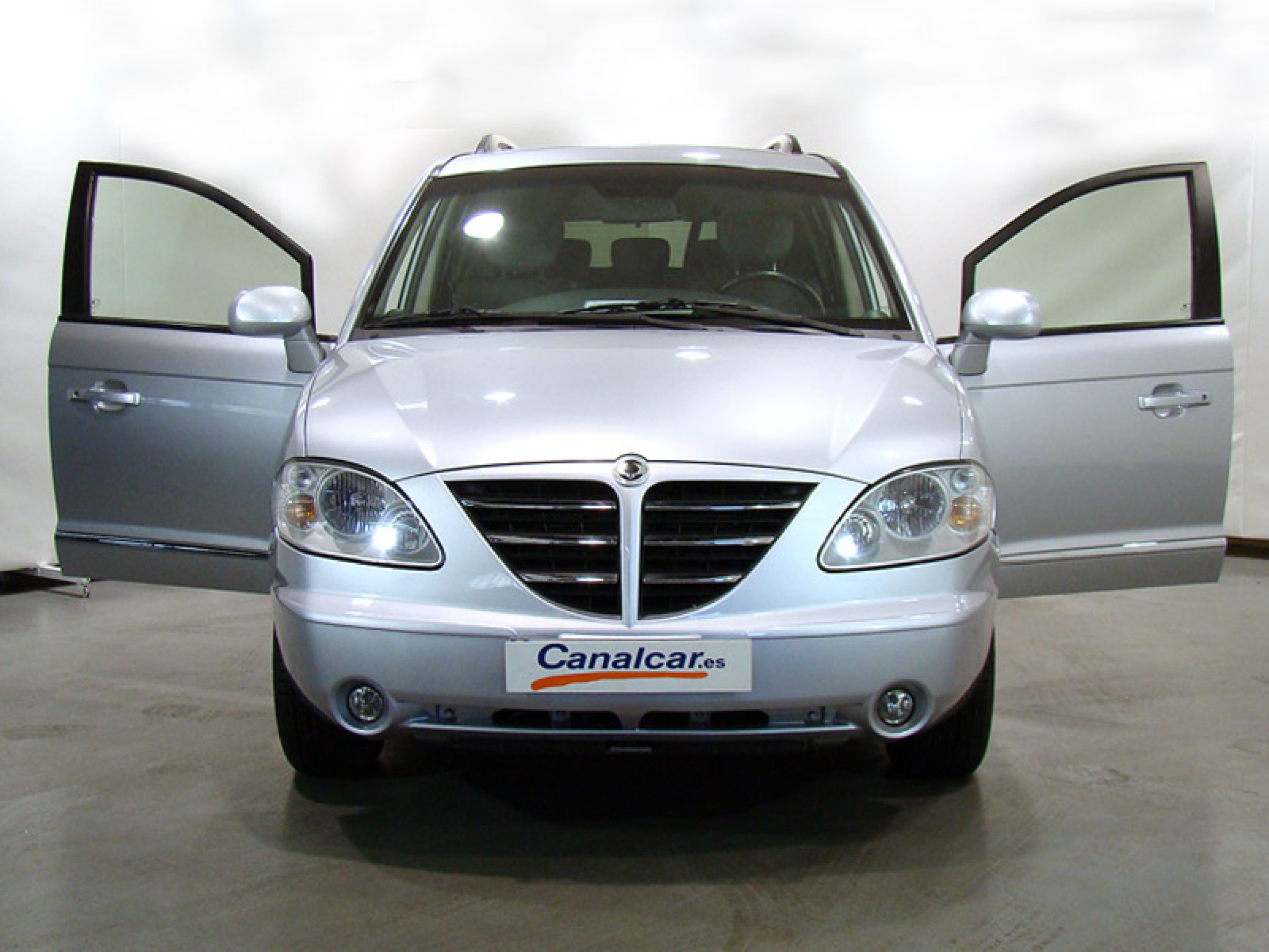 Foto Ssangyong Rodius 6