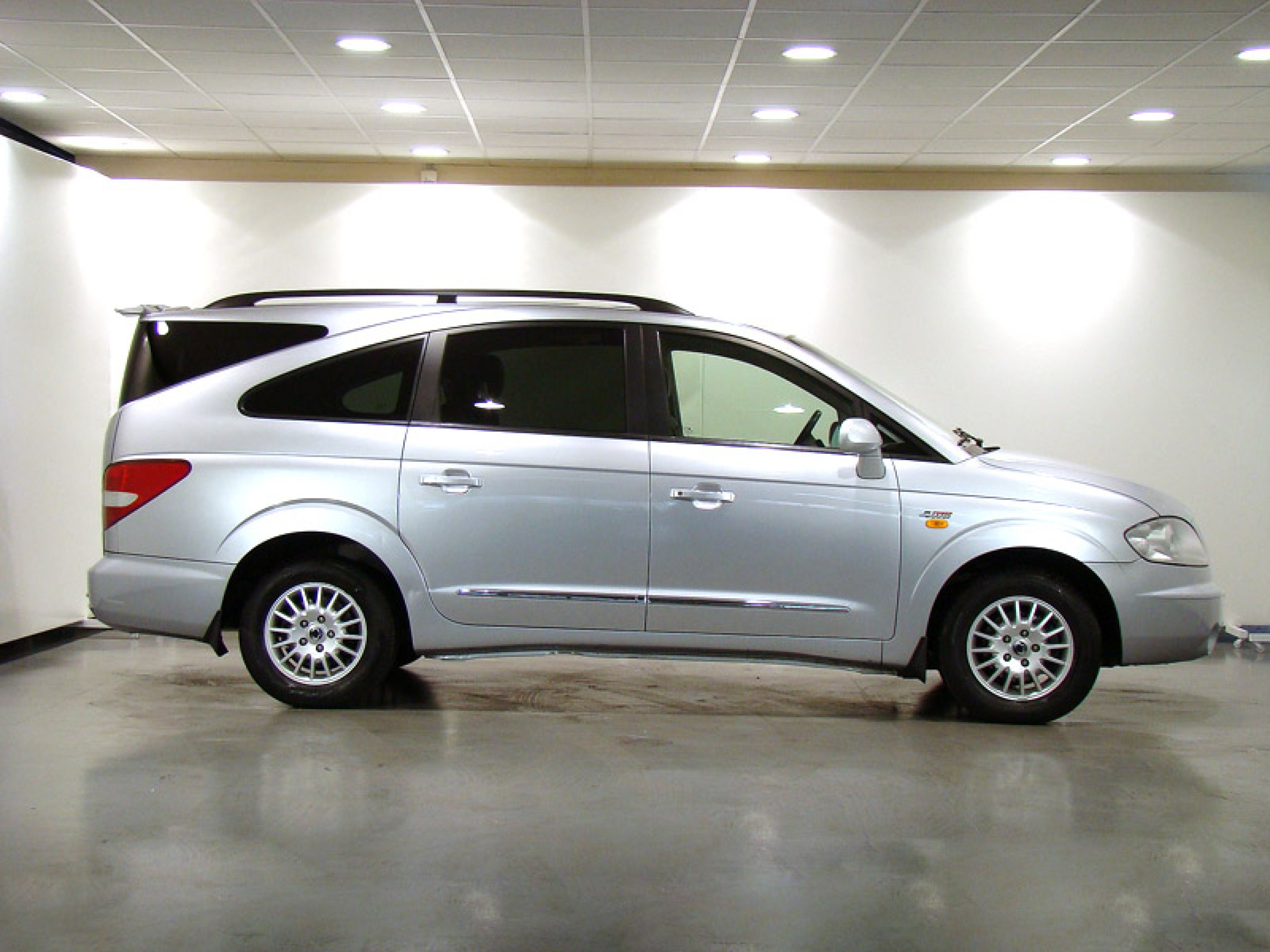 Foto Ssangyong Rodius 8