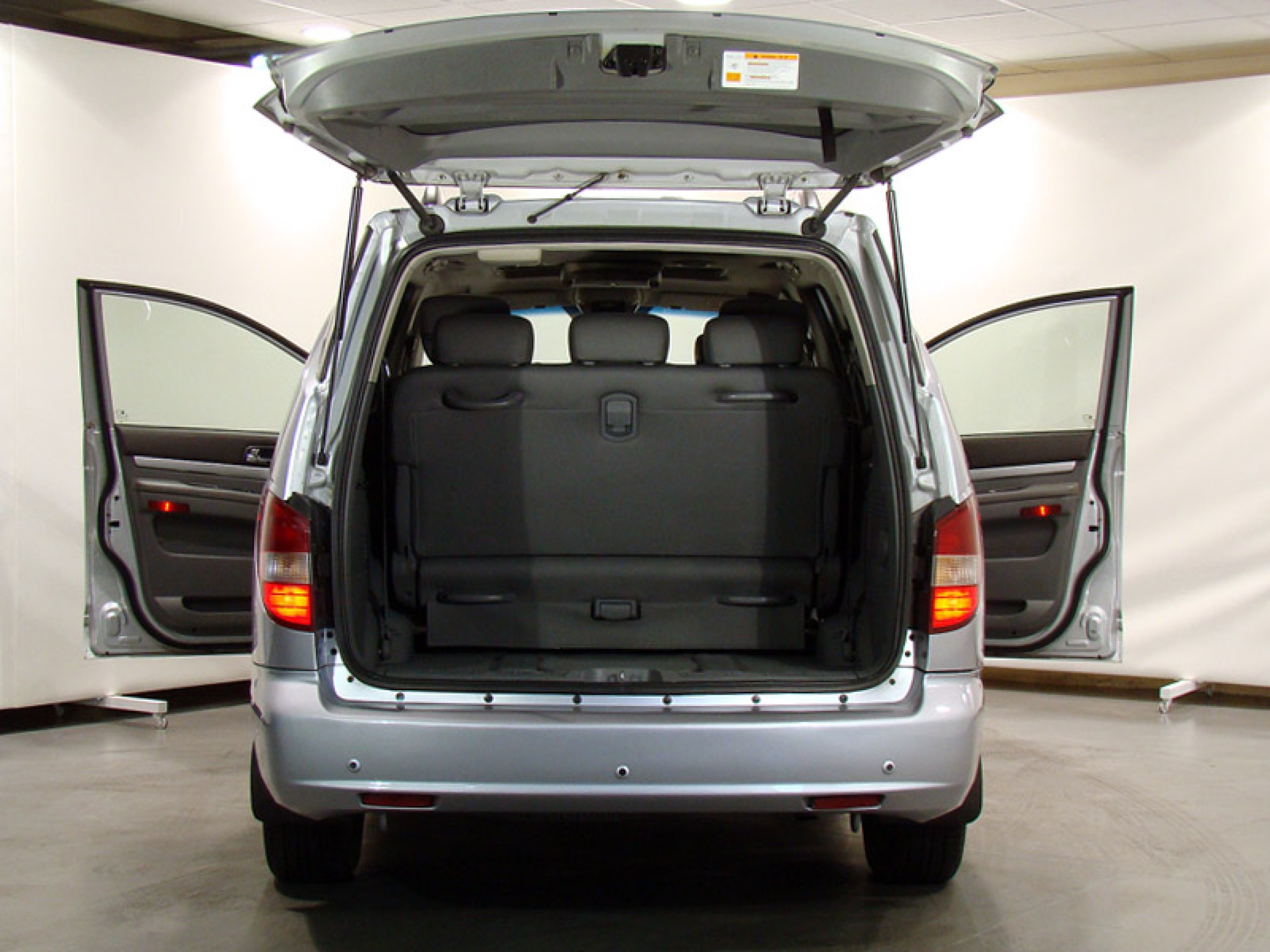 Foto Ssangyong Rodius 12