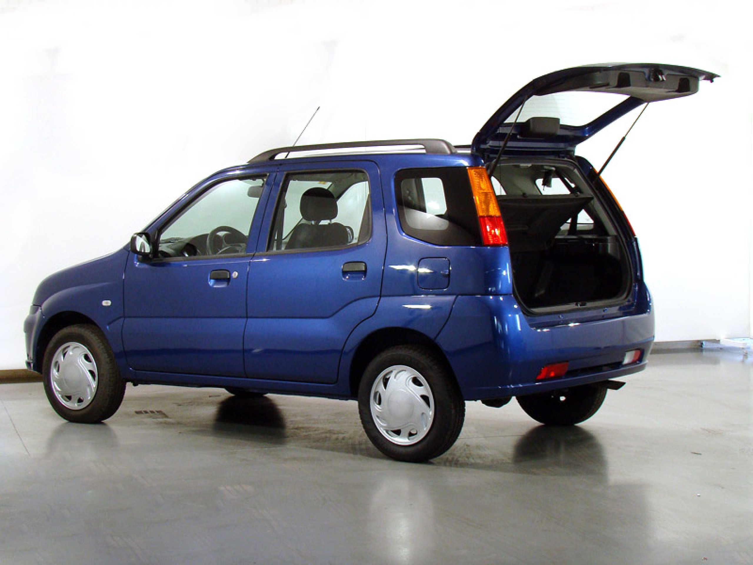 Foto Subaru Justy 13