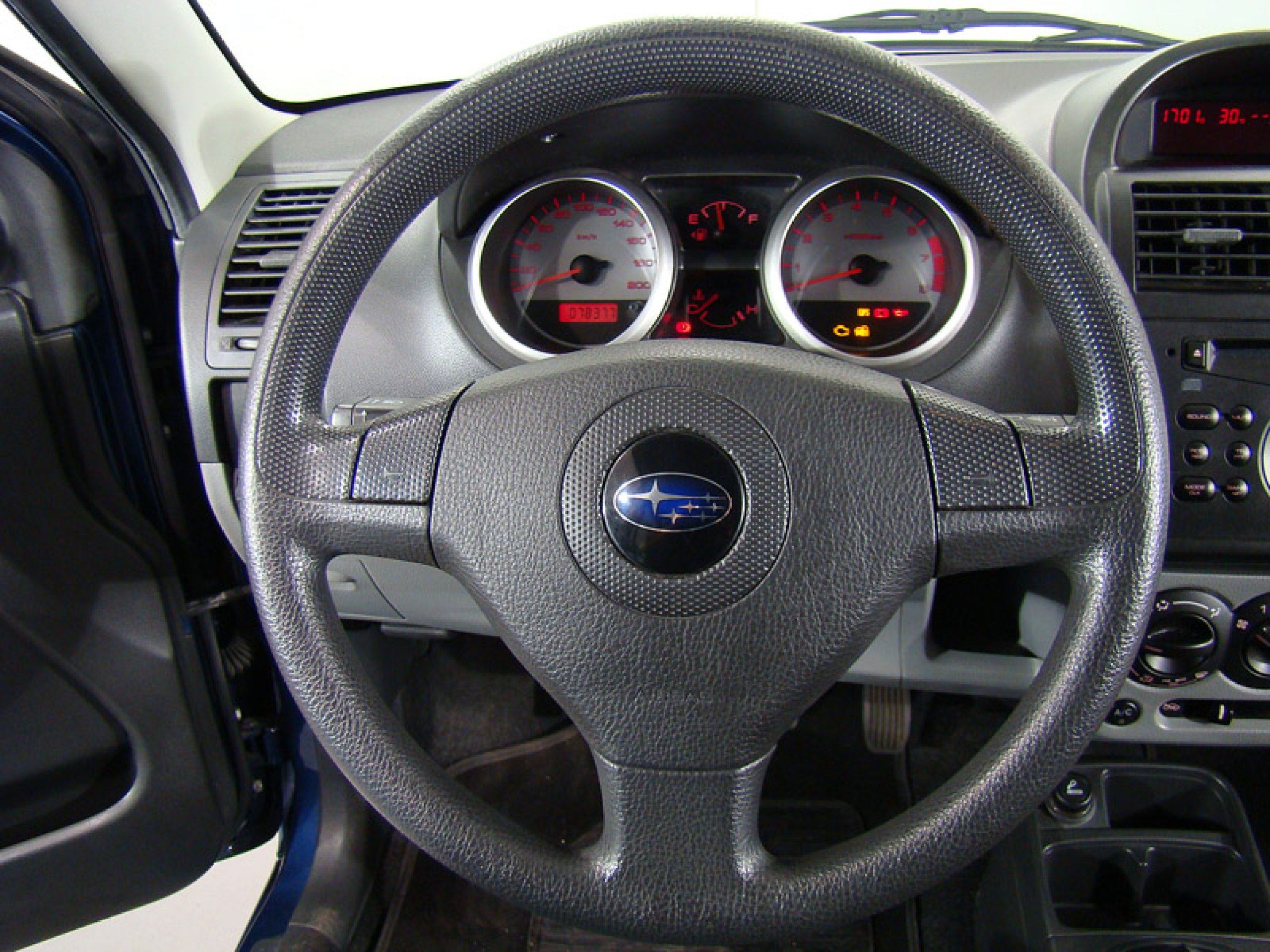Foto Subaru Justy 32