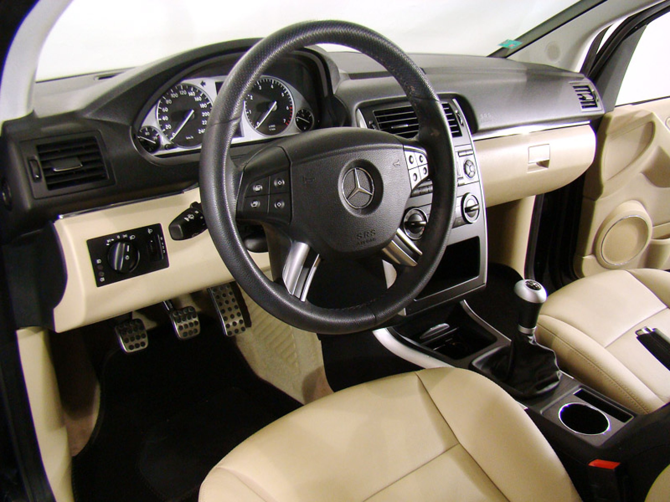 Foto Mercedes-Benz B 170 27