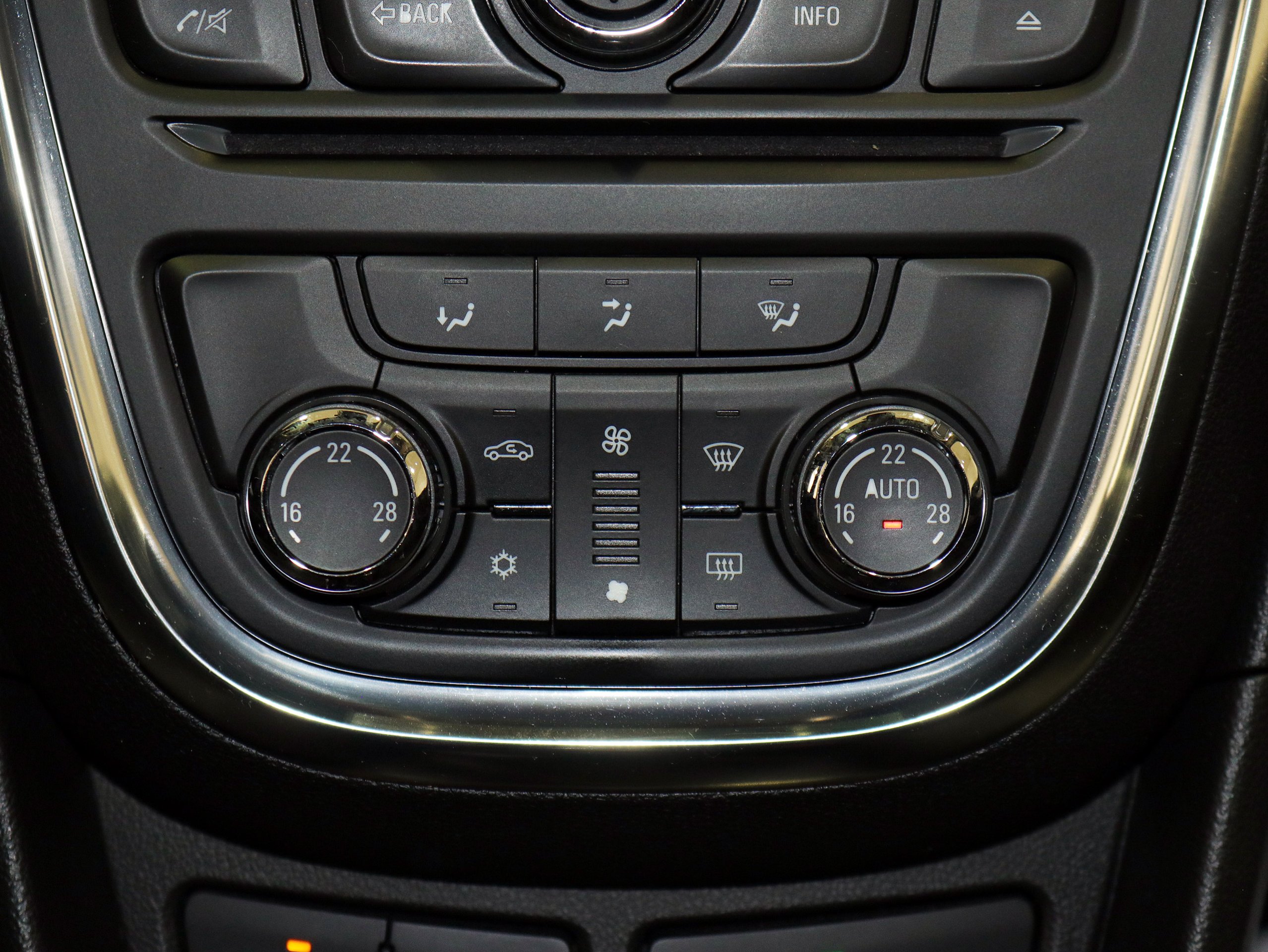Foto Opel Mokka 30