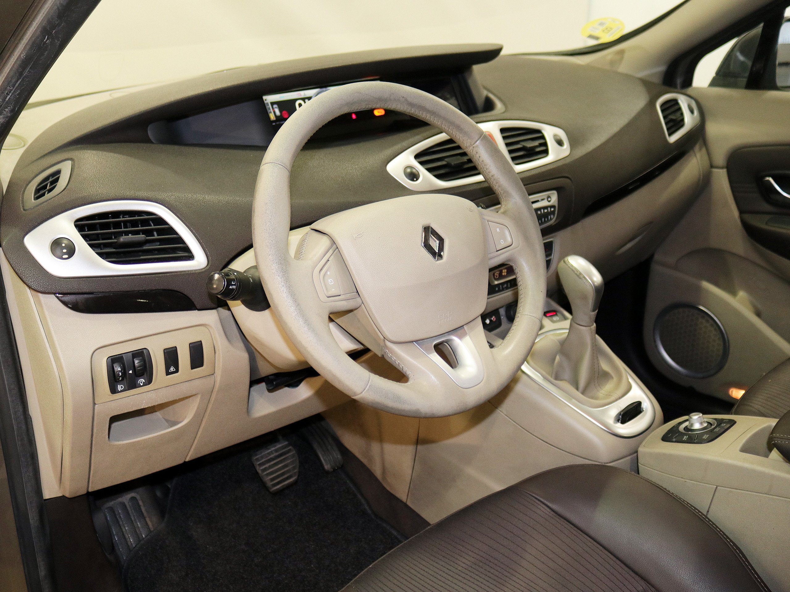 Foto Renault Grand Scenic 16