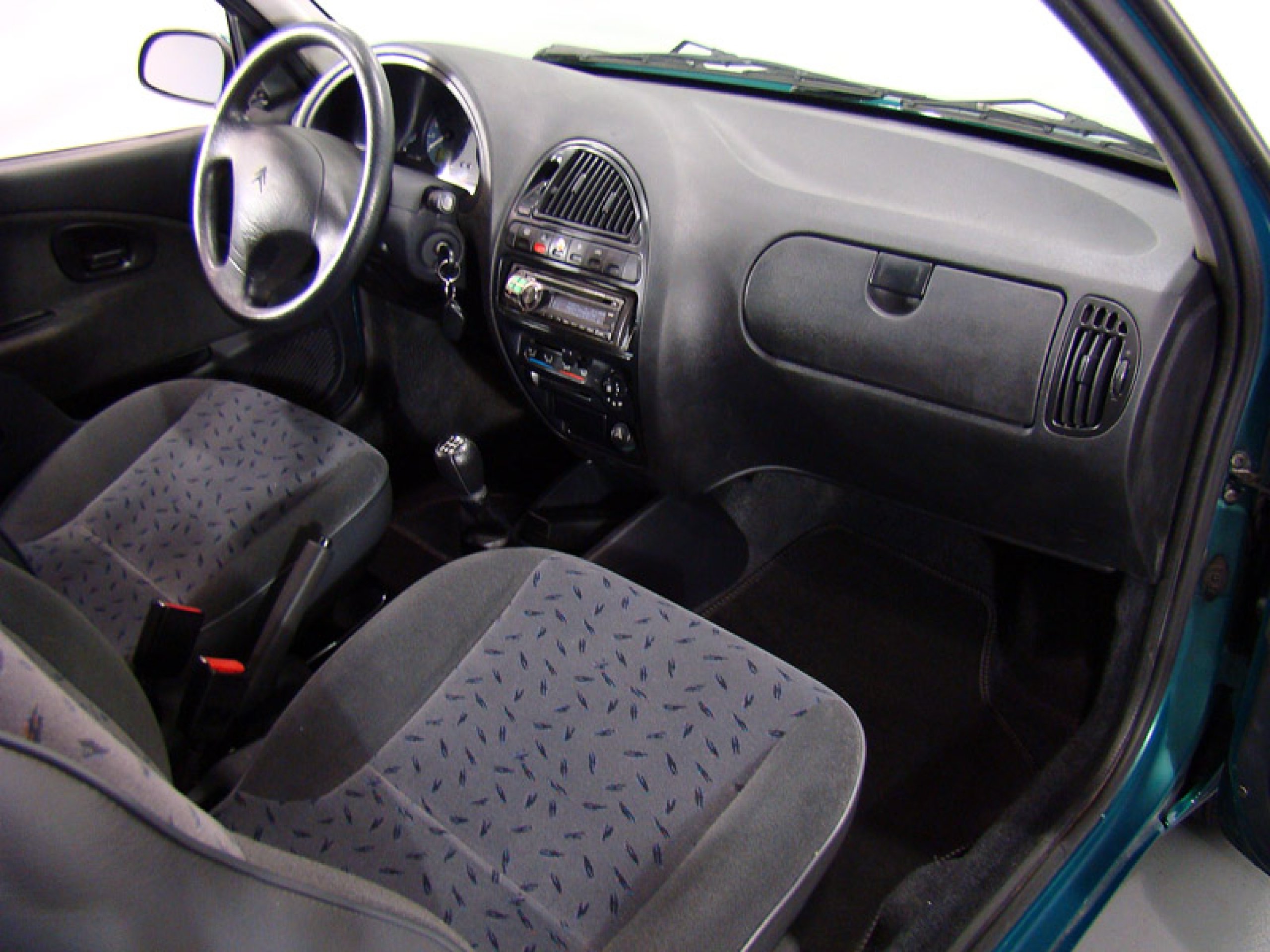 Foto Citroen SAXO 26
