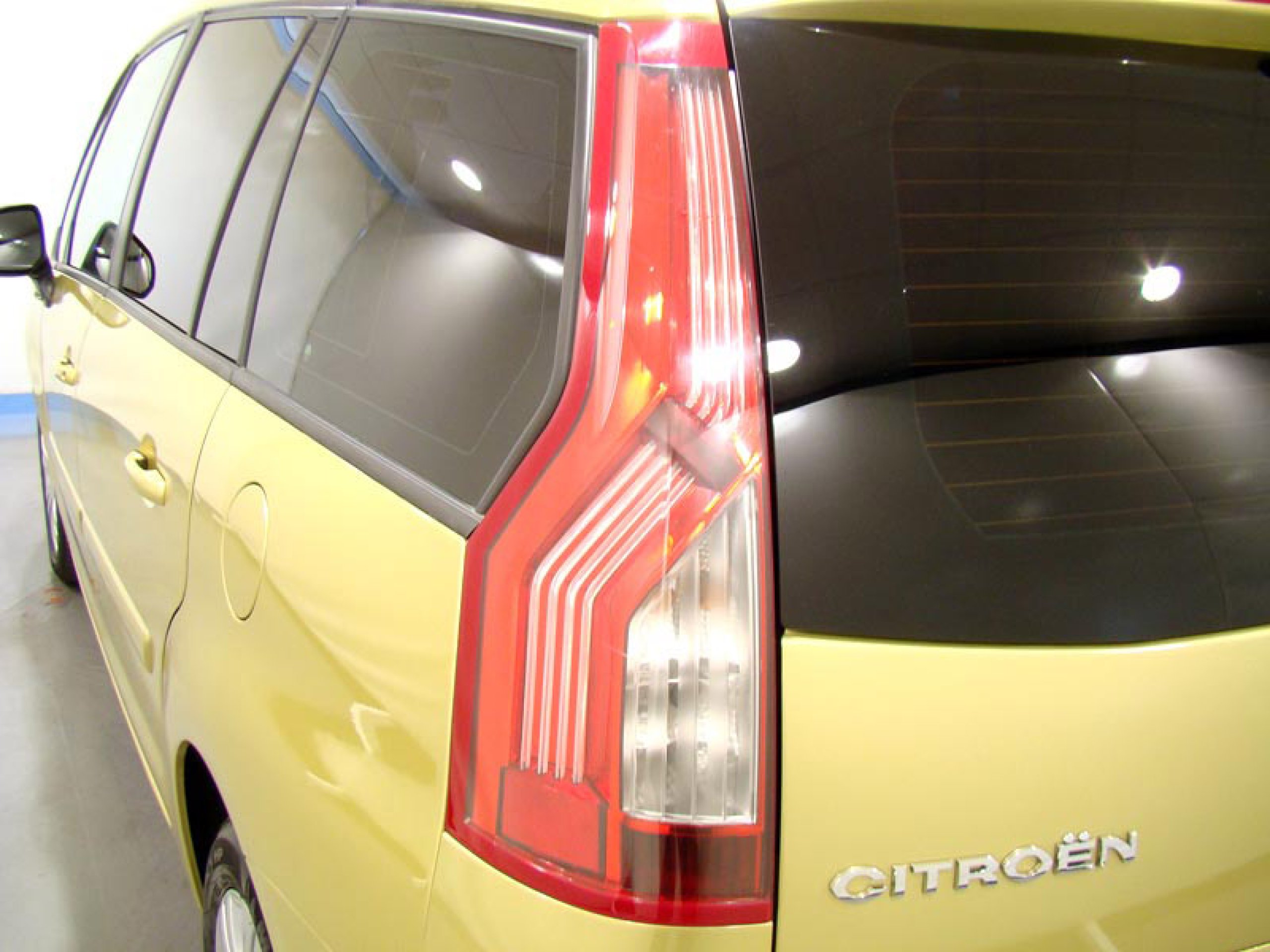 Foto Citroen Grand C4 Picasso 17