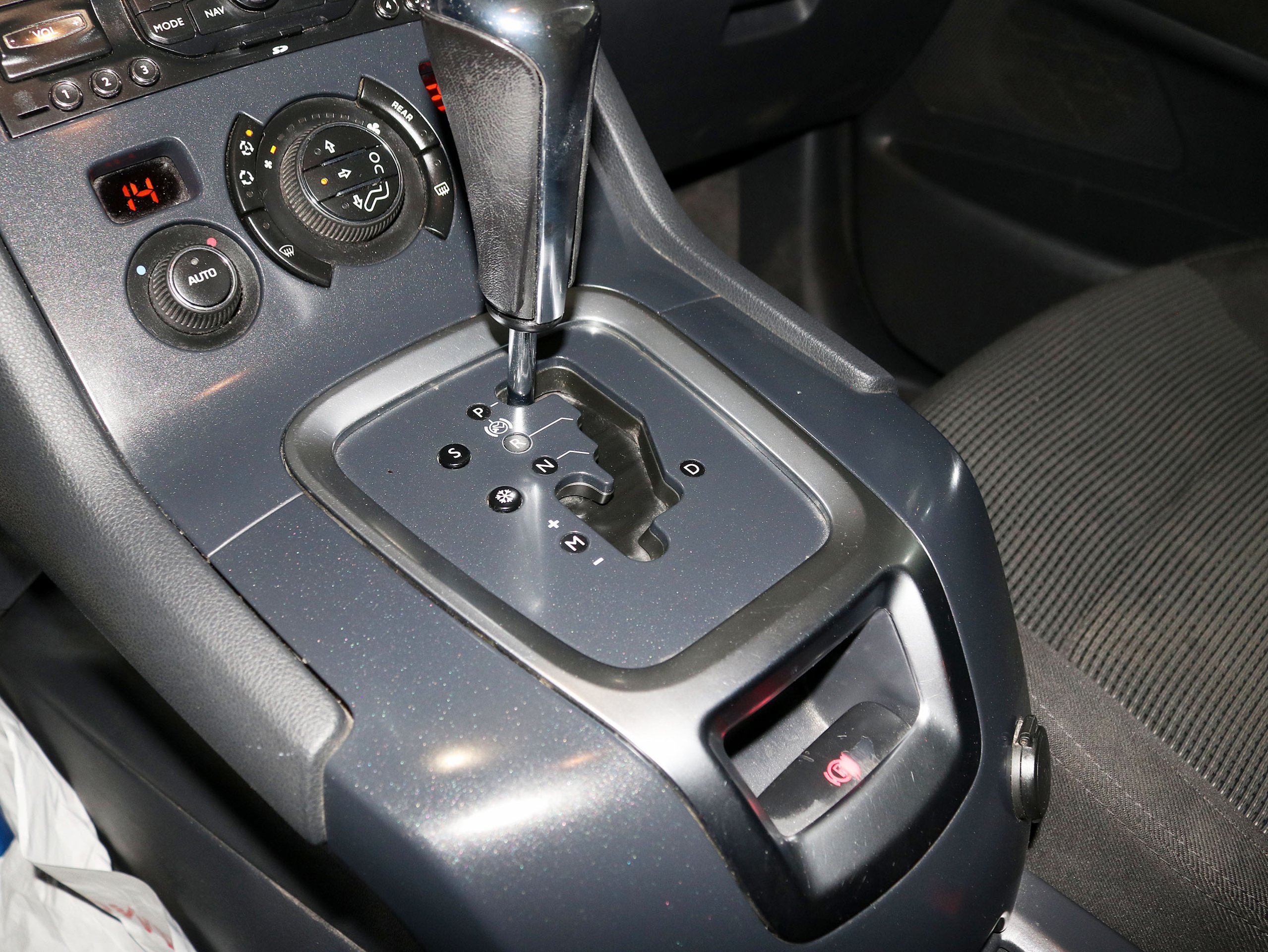 Foto Peugeot 5008 30
