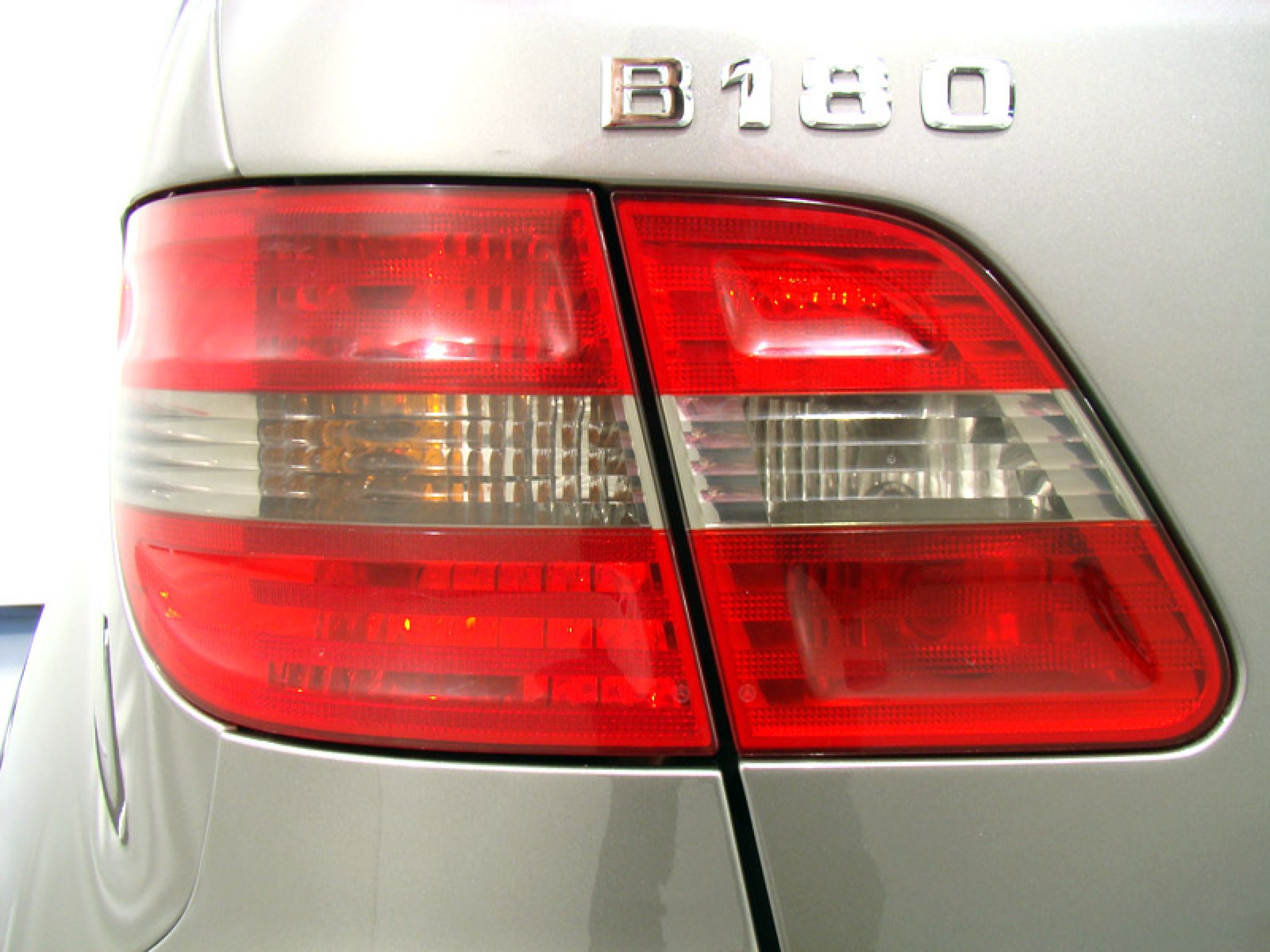 Foto Mercedes-Benz B 180 15