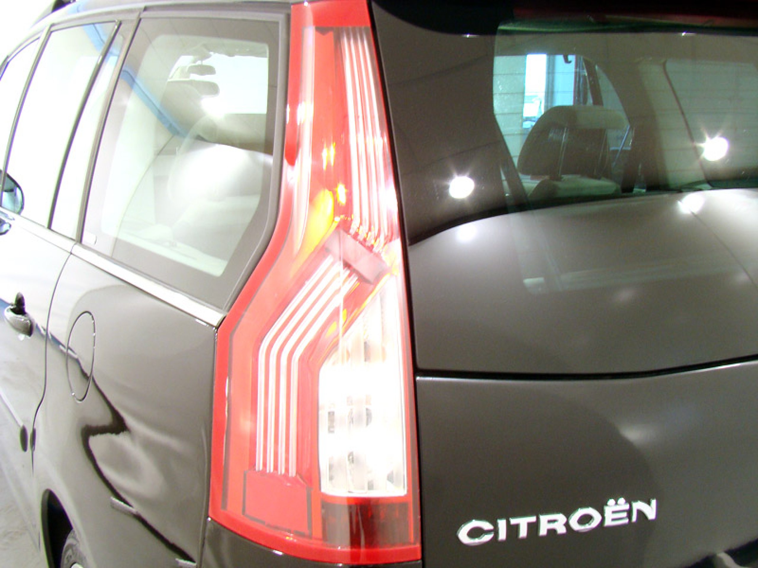 Foto Citroen Grand C4 Picasso 23
