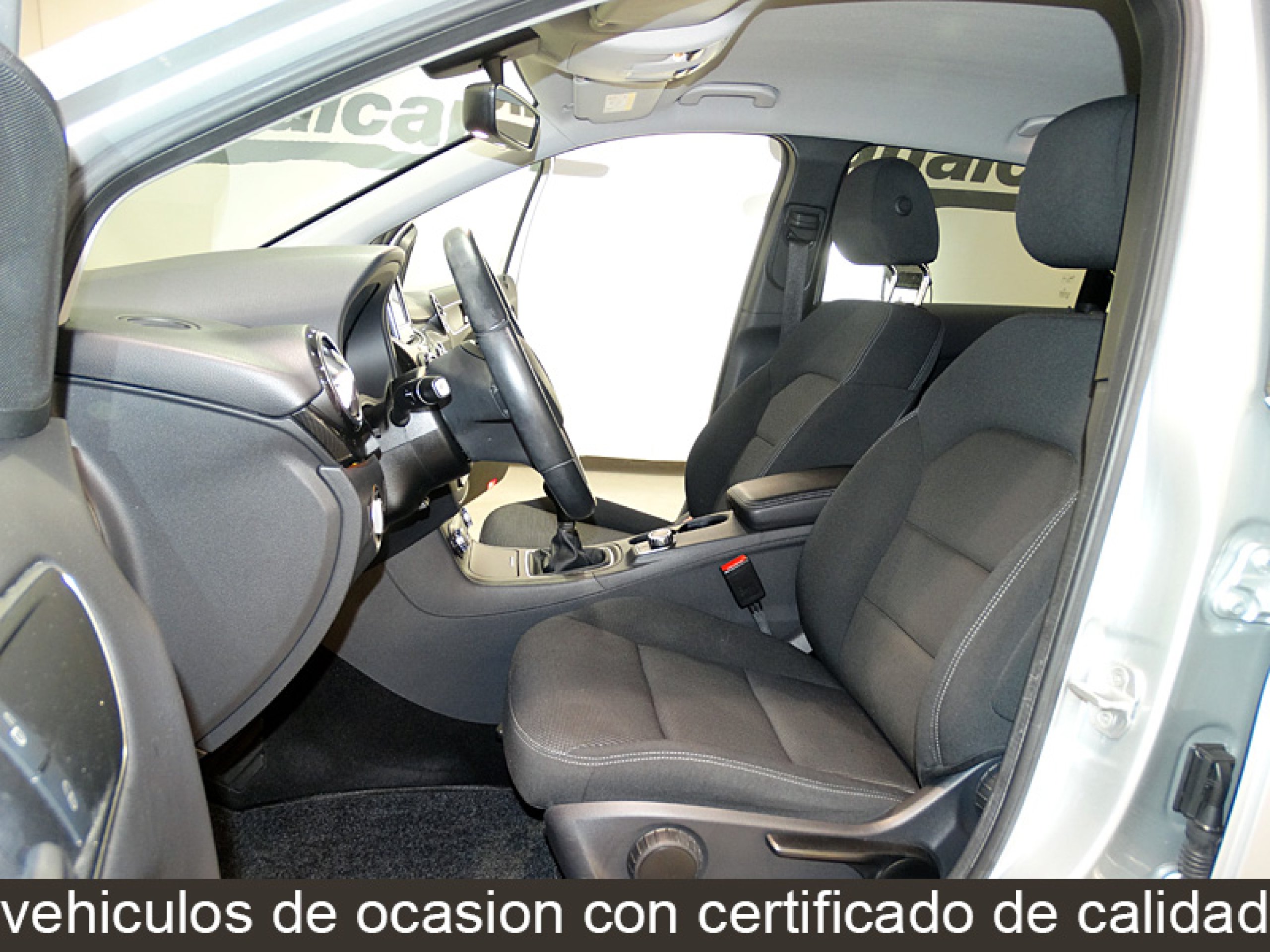 Foto Mercedes-Benz B 180 17