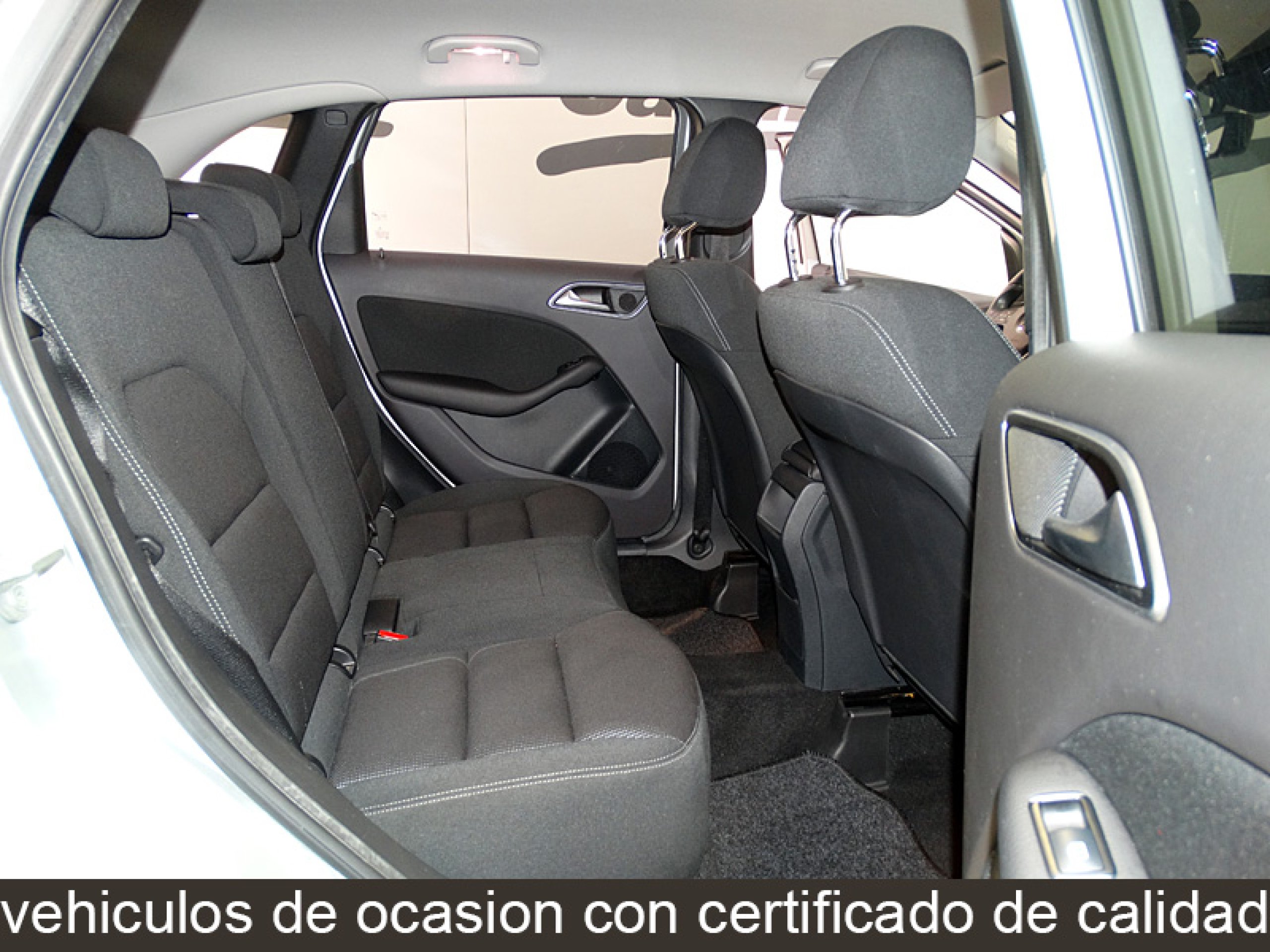Foto Mercedes-Benz B 180 18