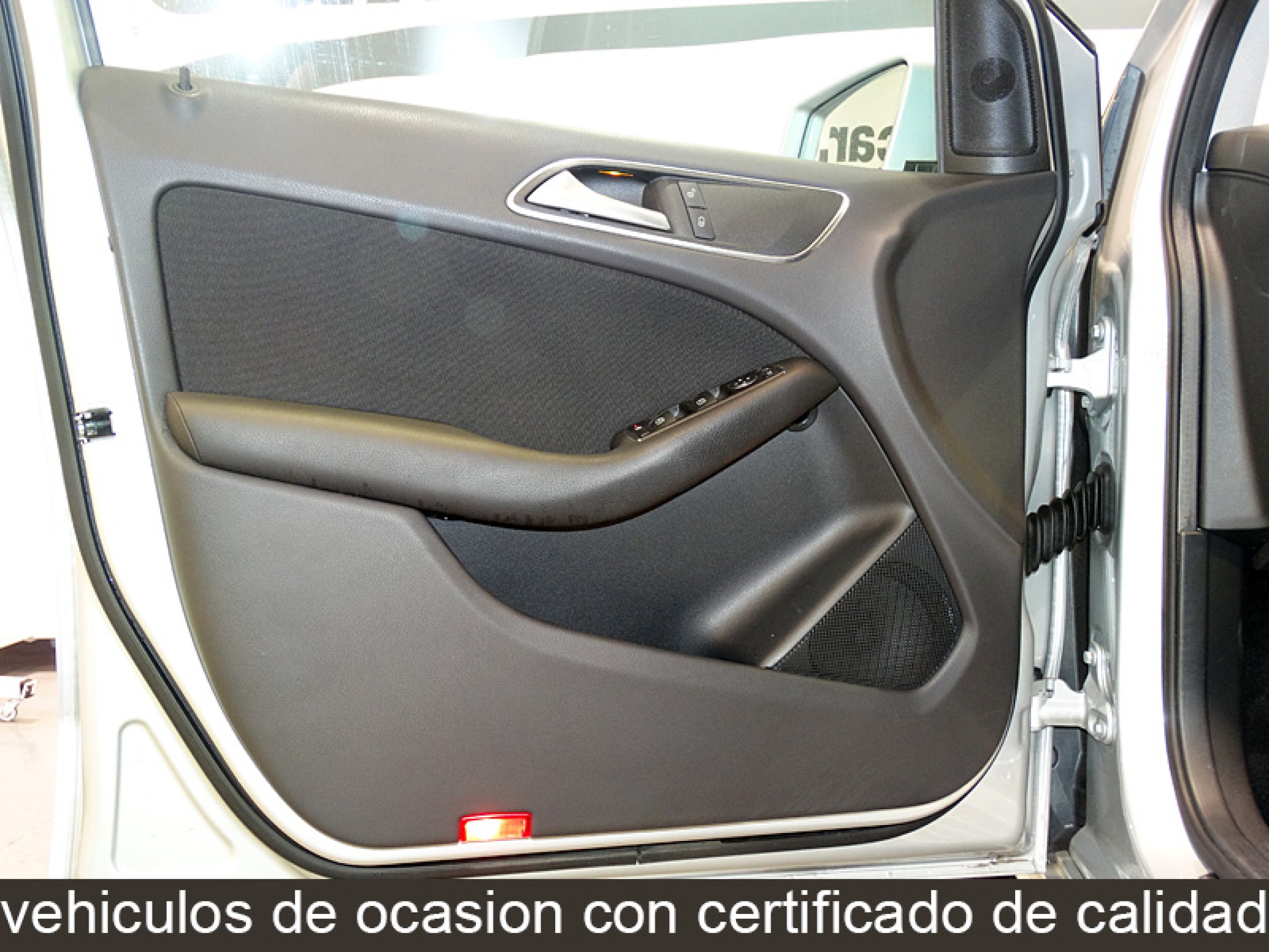 Foto Mercedes-Benz B 180 22