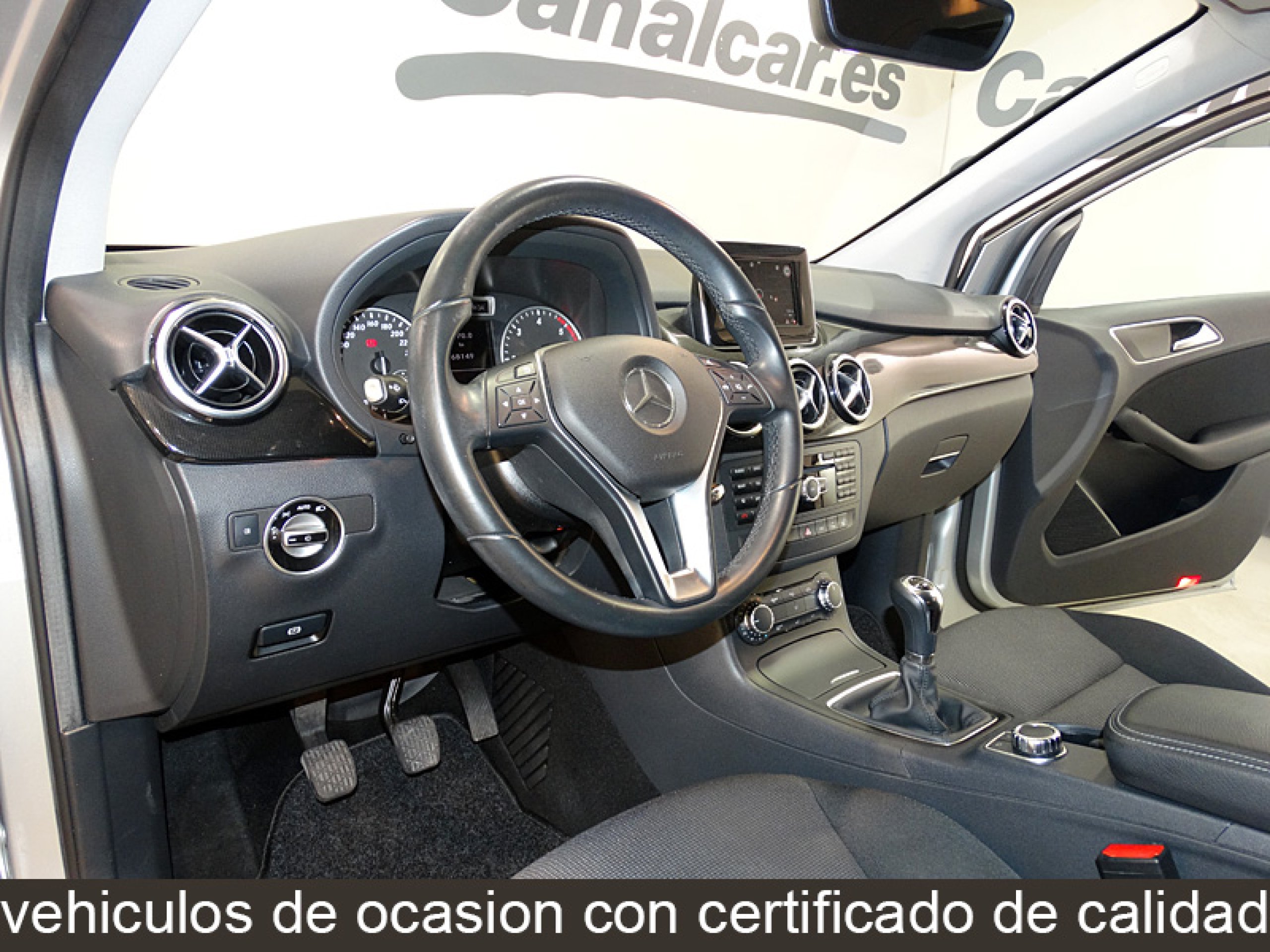 Foto Mercedes-Benz B 180 23