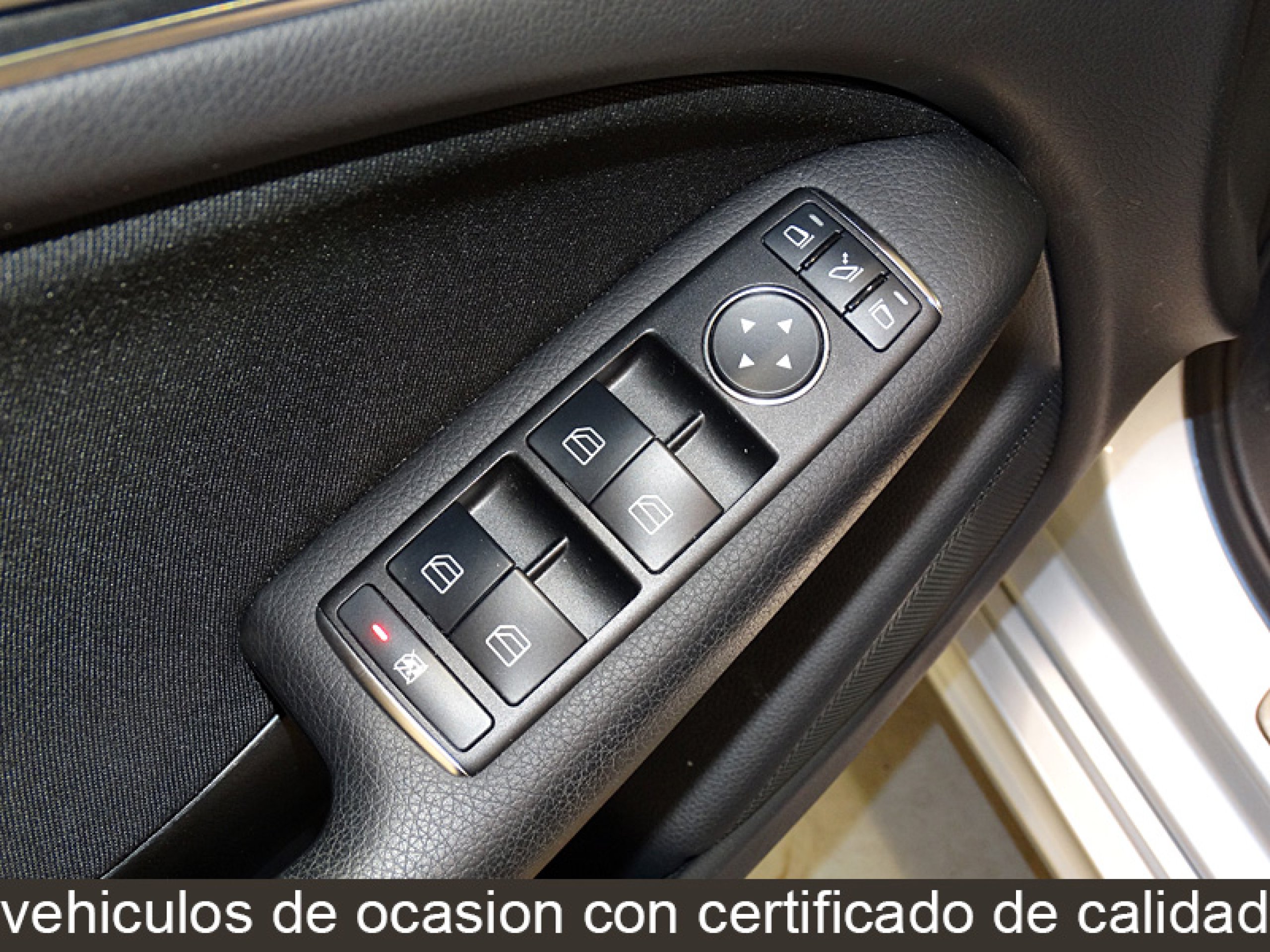 Foto Mercedes-Benz B 180 31