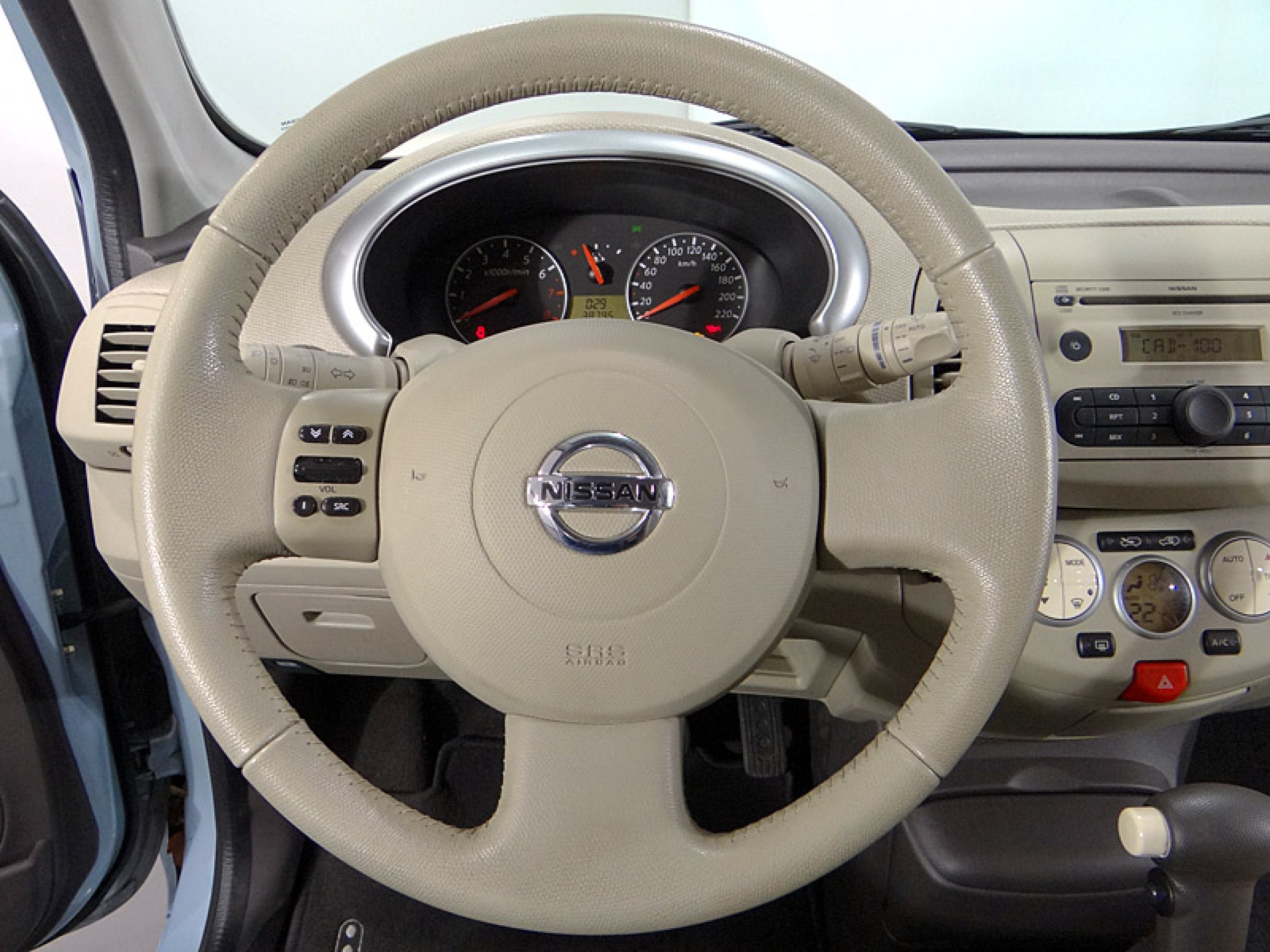 Foto Nissan Micra 32
