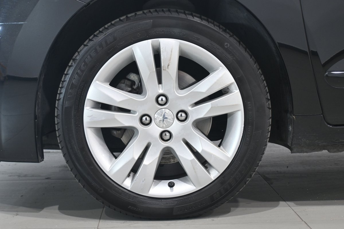 Foto Peugeot 5008 25