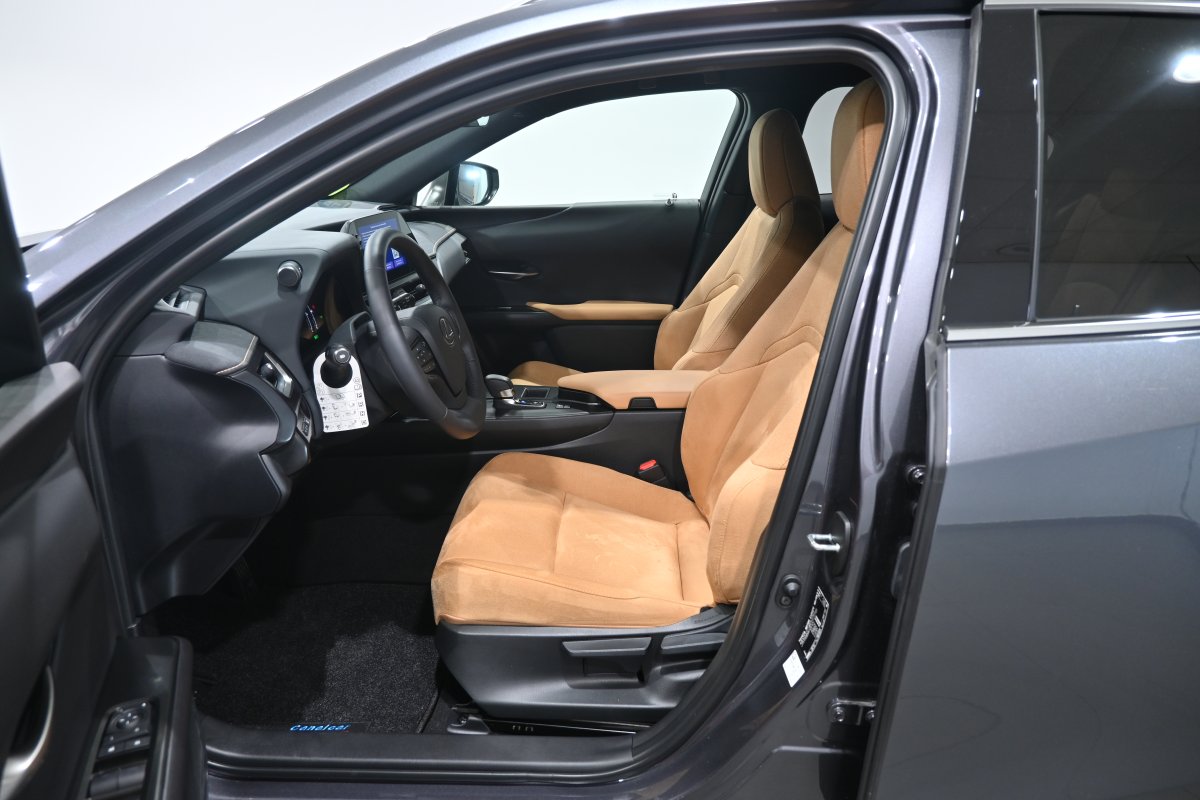 Foto Lexus UX 2.0 300h 10