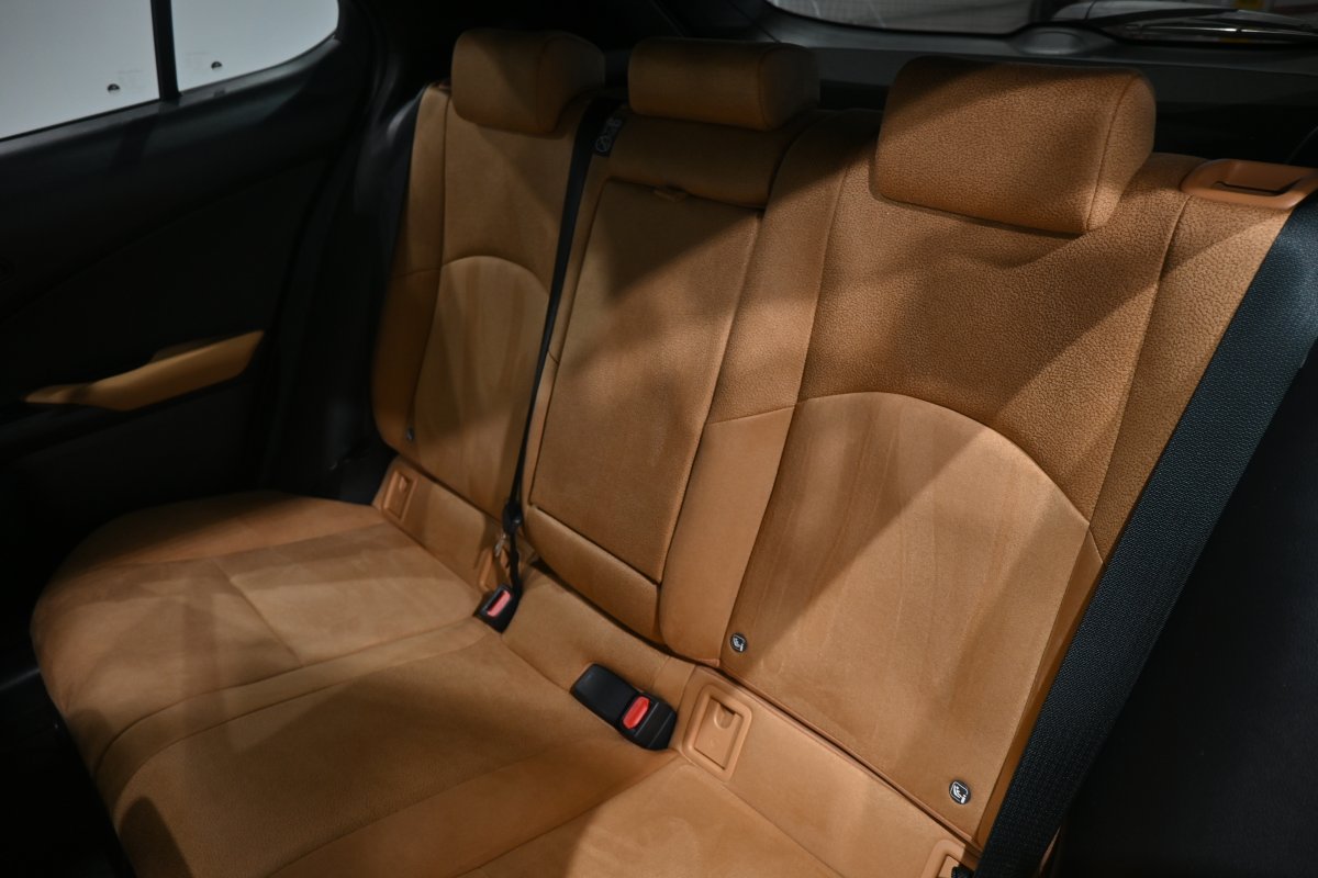 Foto Lexus UX 2.0 300h 12
