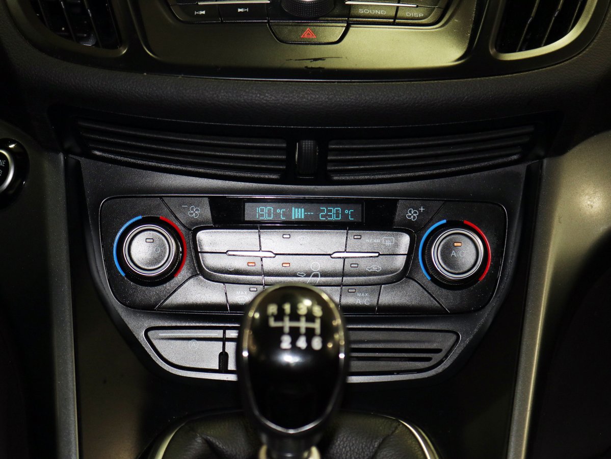 Foto Ford Kuga 15