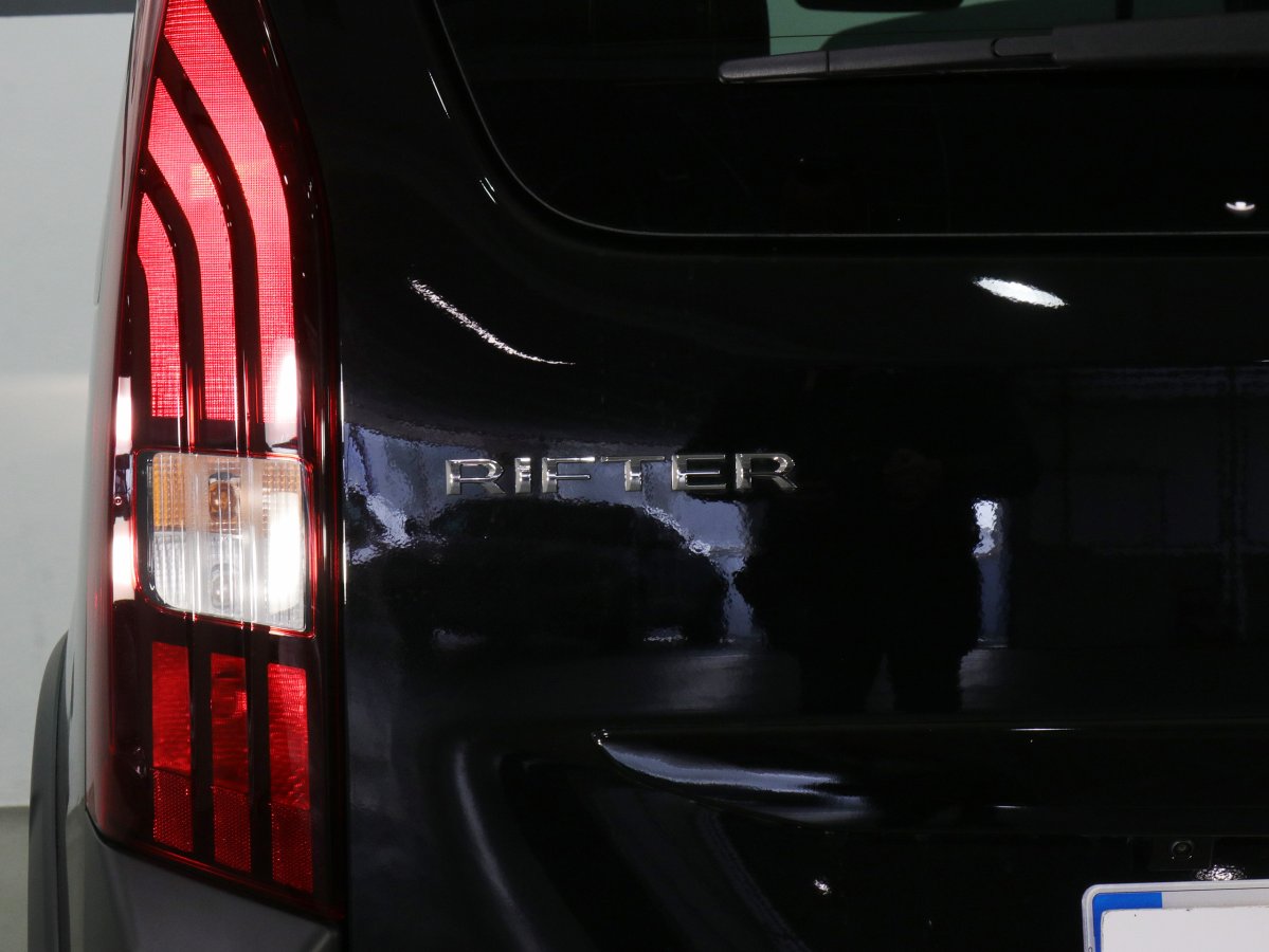 Foto Peugeot Rifter 10