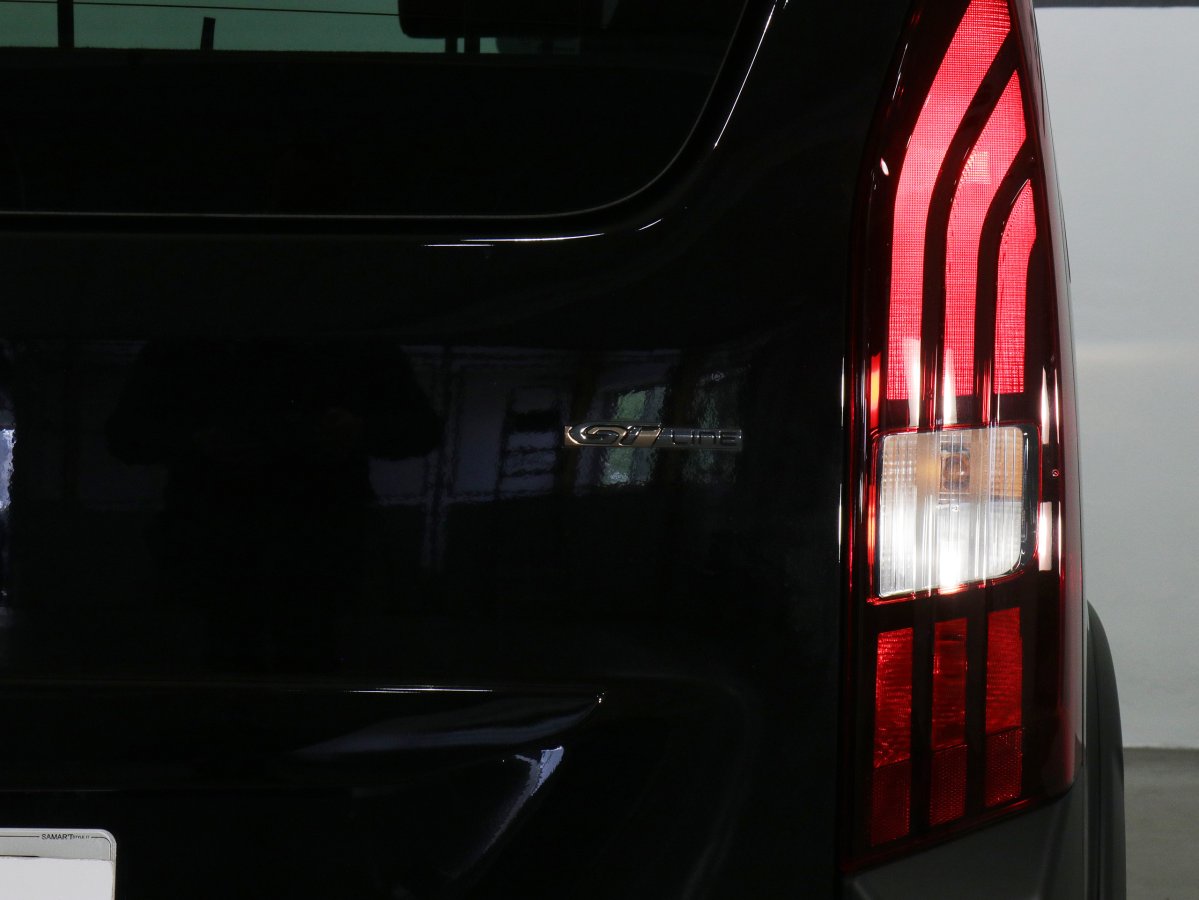 Foto Peugeot Rifter 11