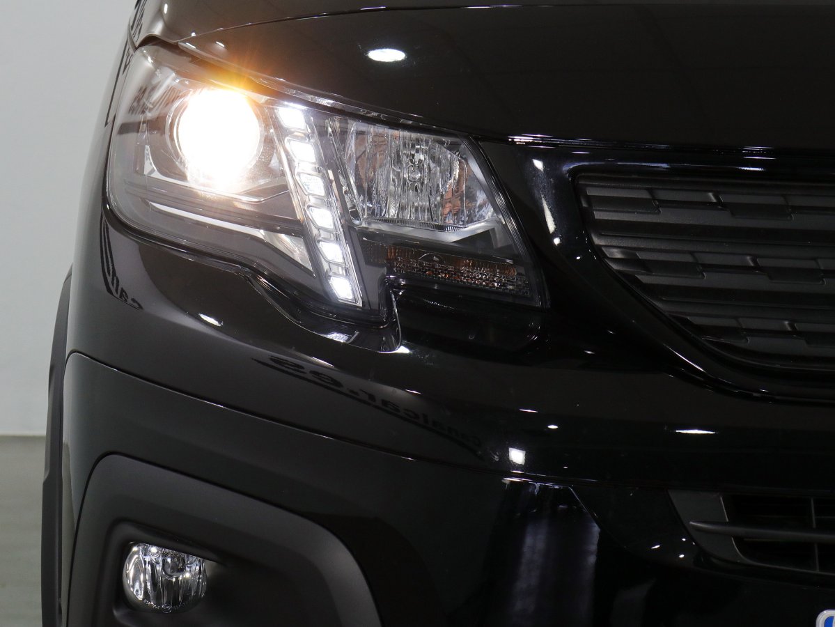 Foto Peugeot Rifter 12